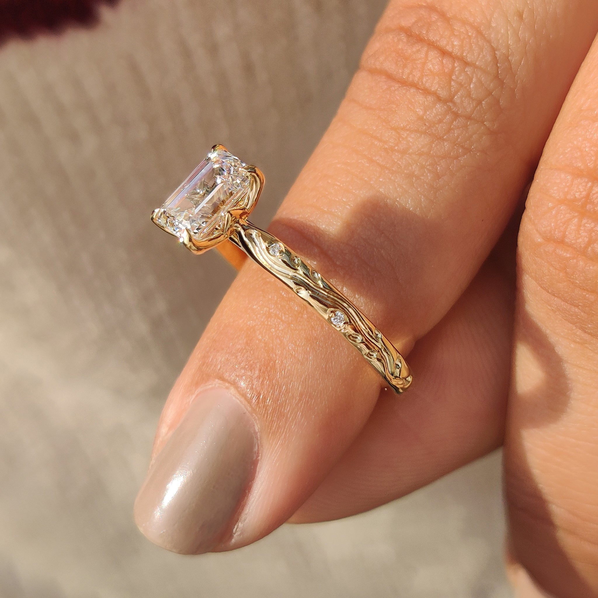Hand Engraved Nature Inspired Emerald Diamond Ring