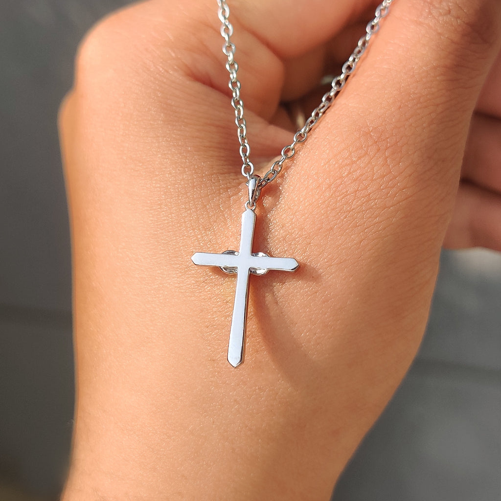 Classic Cross Round Diamond Pendant in Infinite style