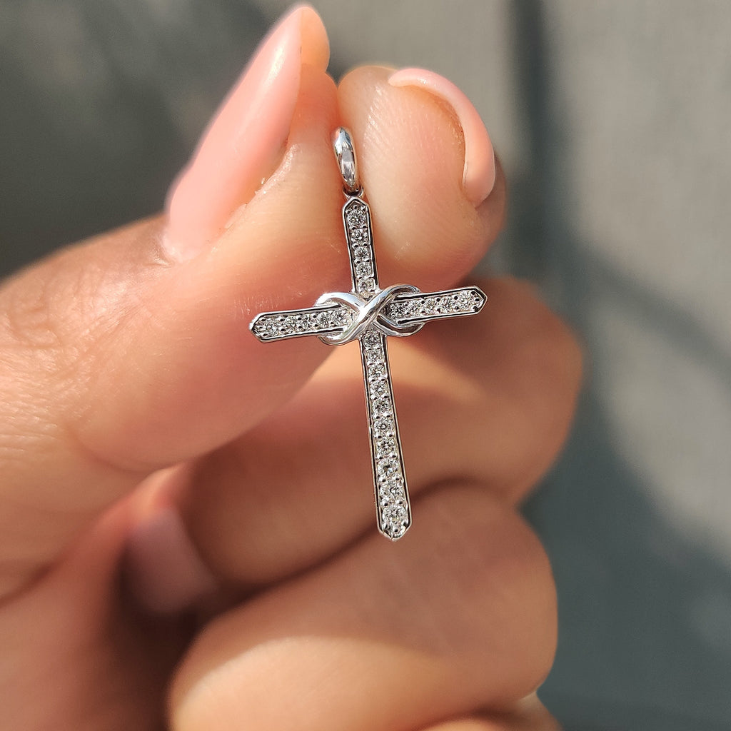 Classic Cross Round Diamond Pendant in Infinite style