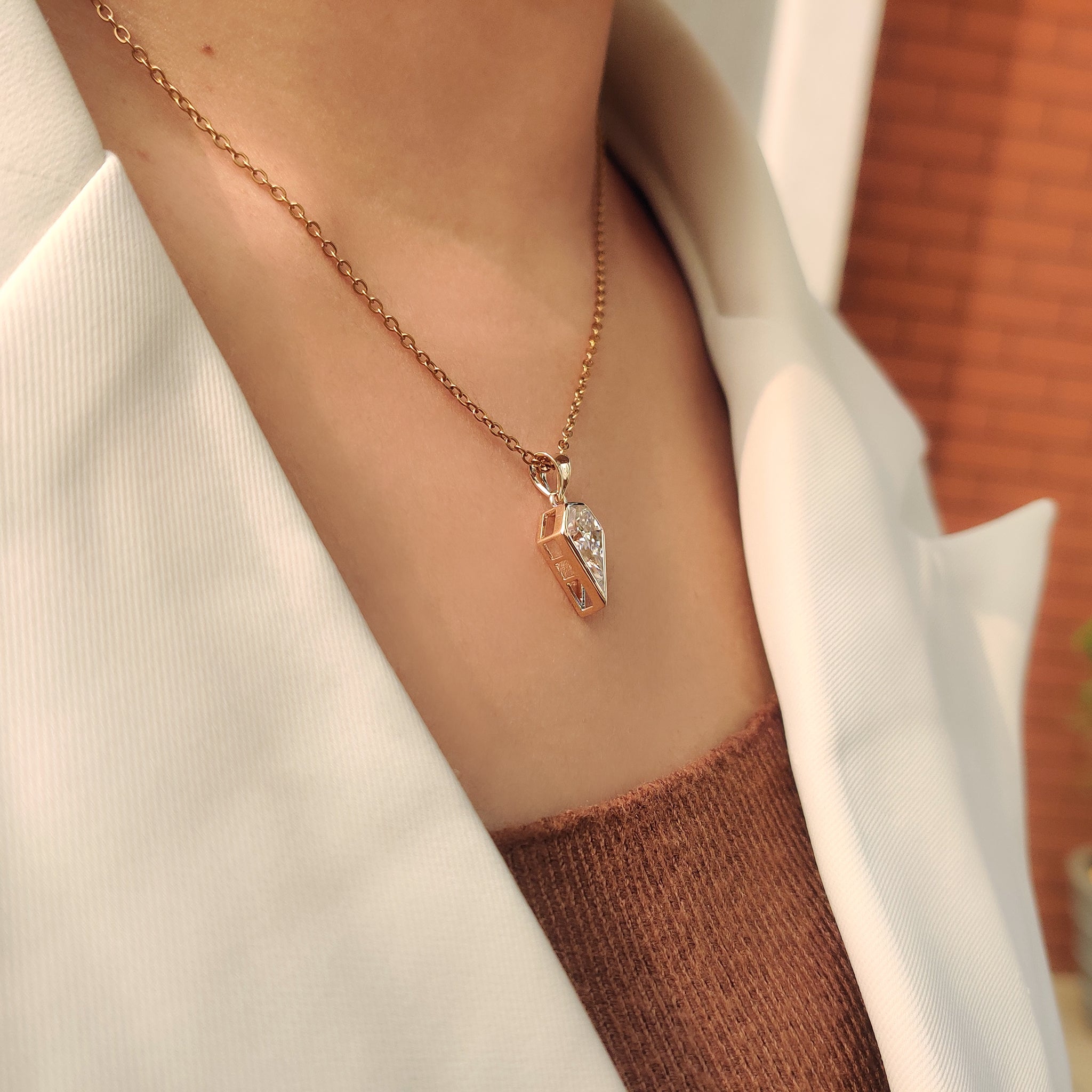 Spear Cut Moissanite Solitaire Pendant Image secondaire du produit