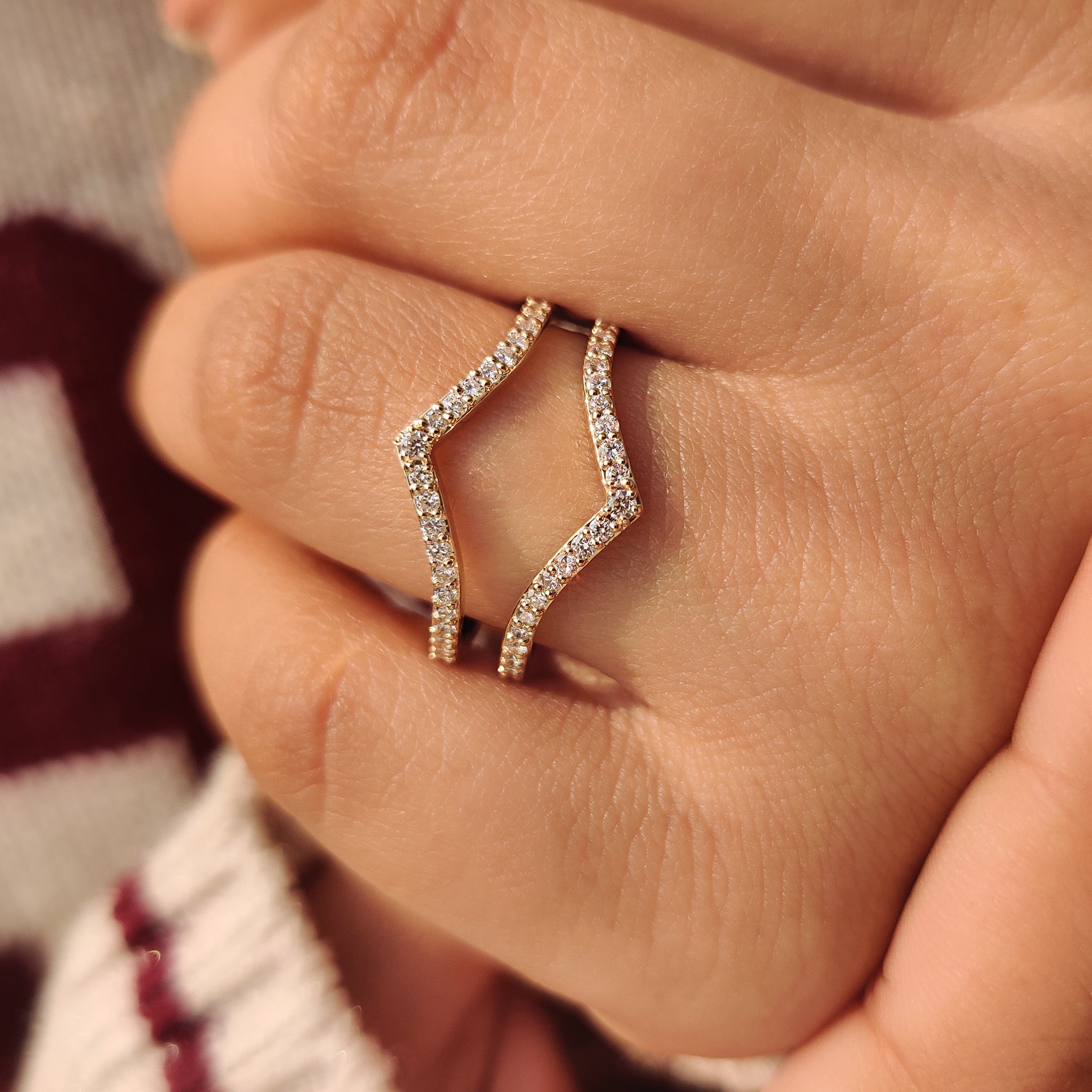 Round Diamond Enhancer V Shaped Wedding Band