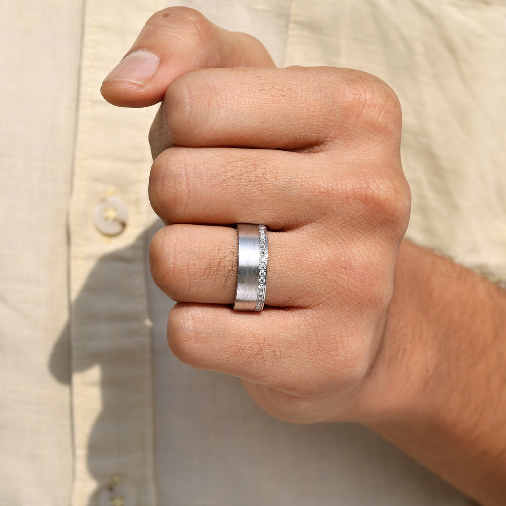 Men's Round Cut Ring With Hidden Pave Style