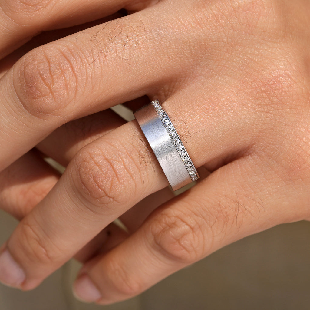 Men's Round Cut Ring With Hidden Pave Style