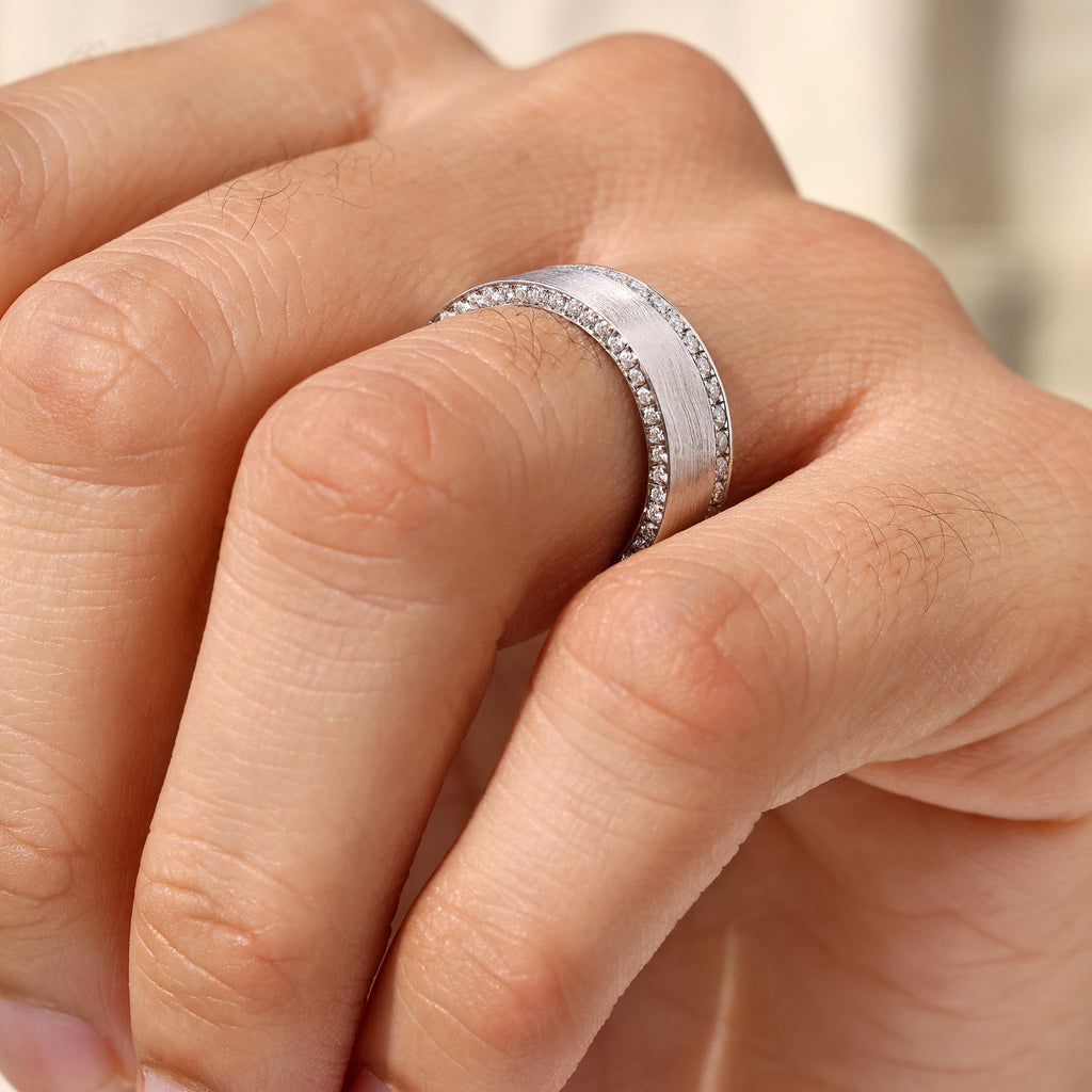 Men's Round Cut Ring With Hidden Pave Style