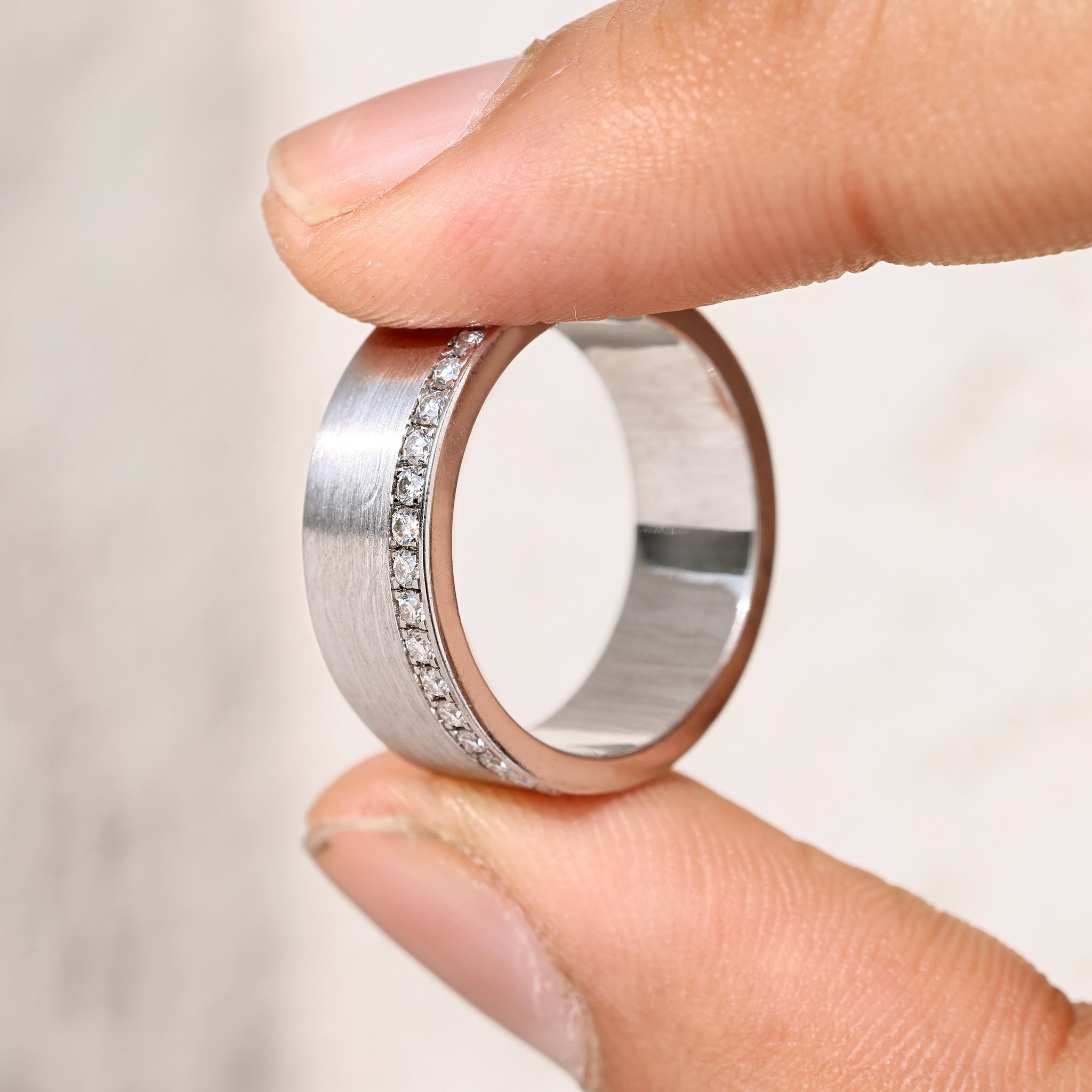 Round Cut Rose Gold Engagement Ring Main image