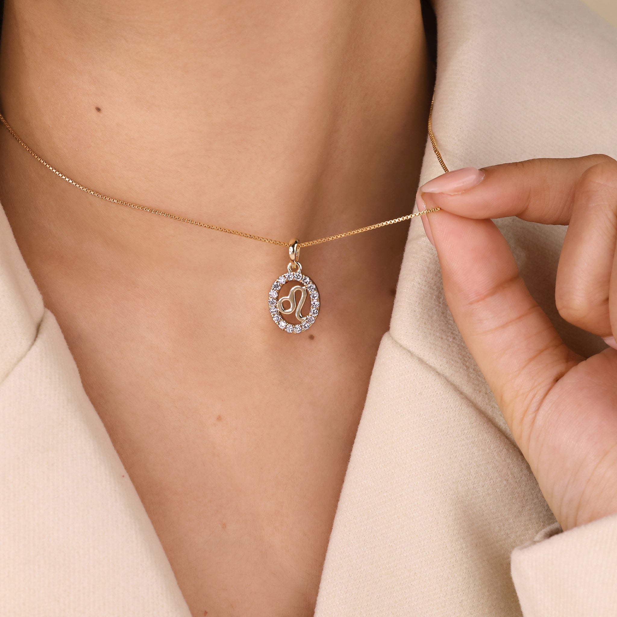 Yellow Gold Leo Pendant In Halo Setting