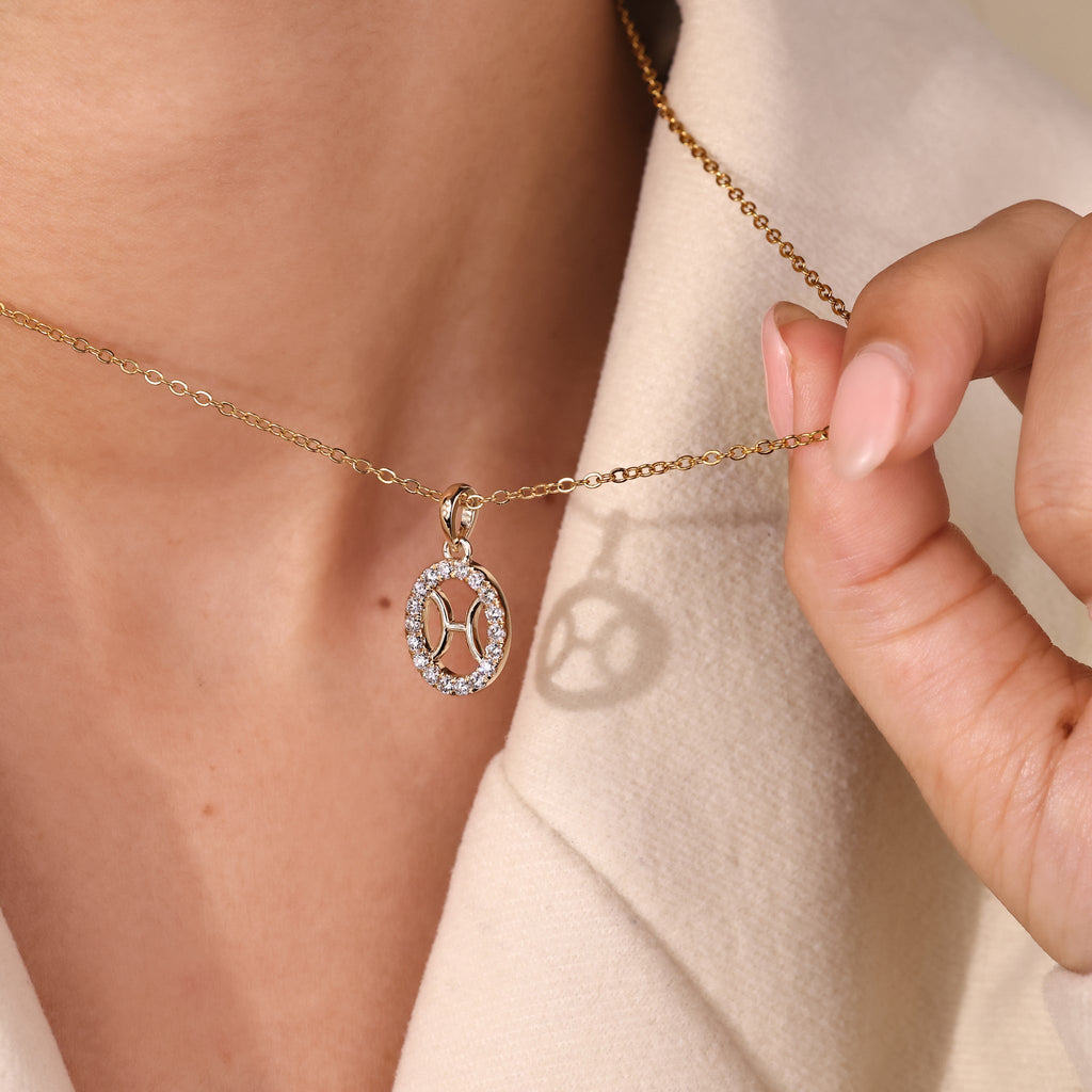 Halo Pisces Pendant In Yellow Gold