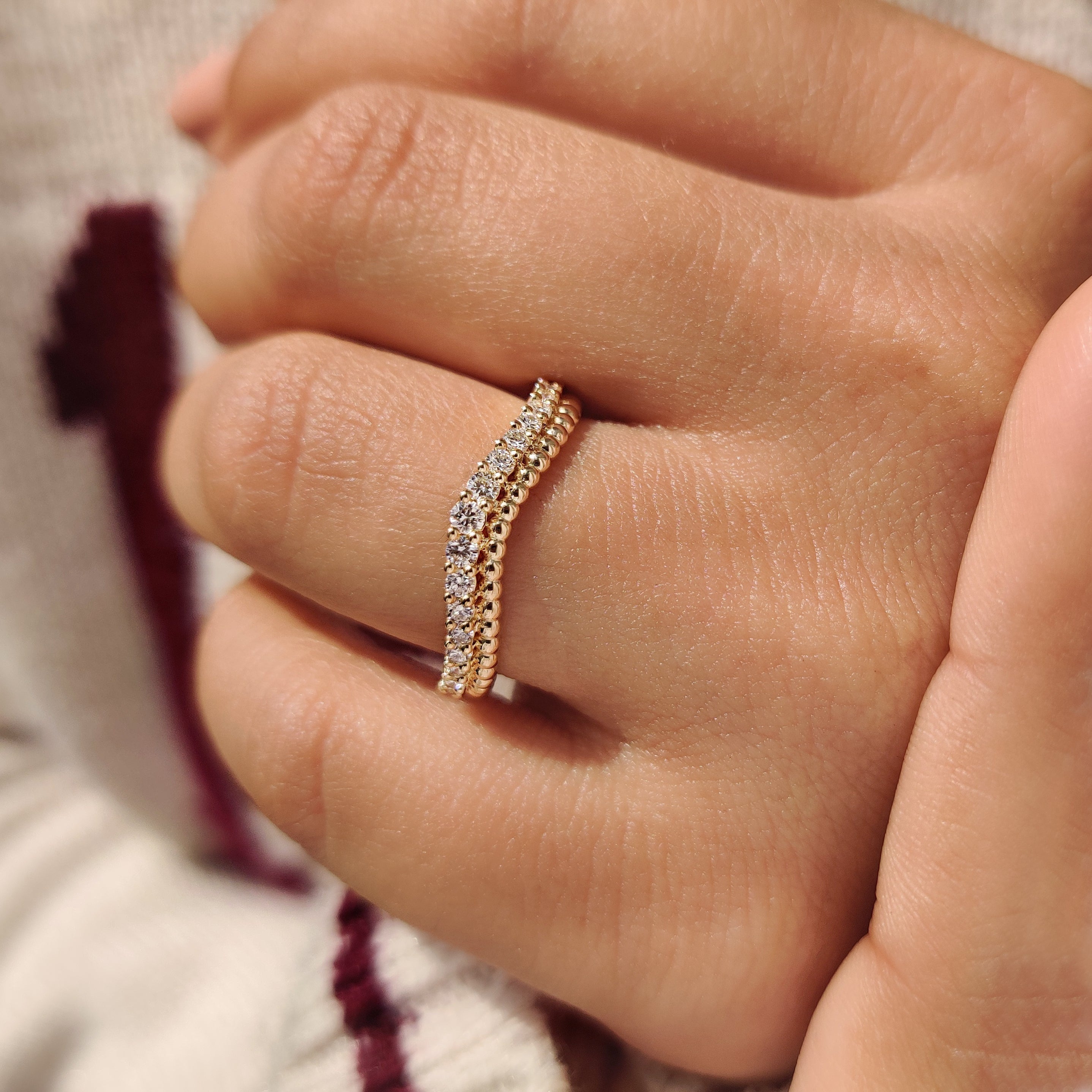 Round Diamond Curved Wedding Band with Double Row Image secondaire du produit