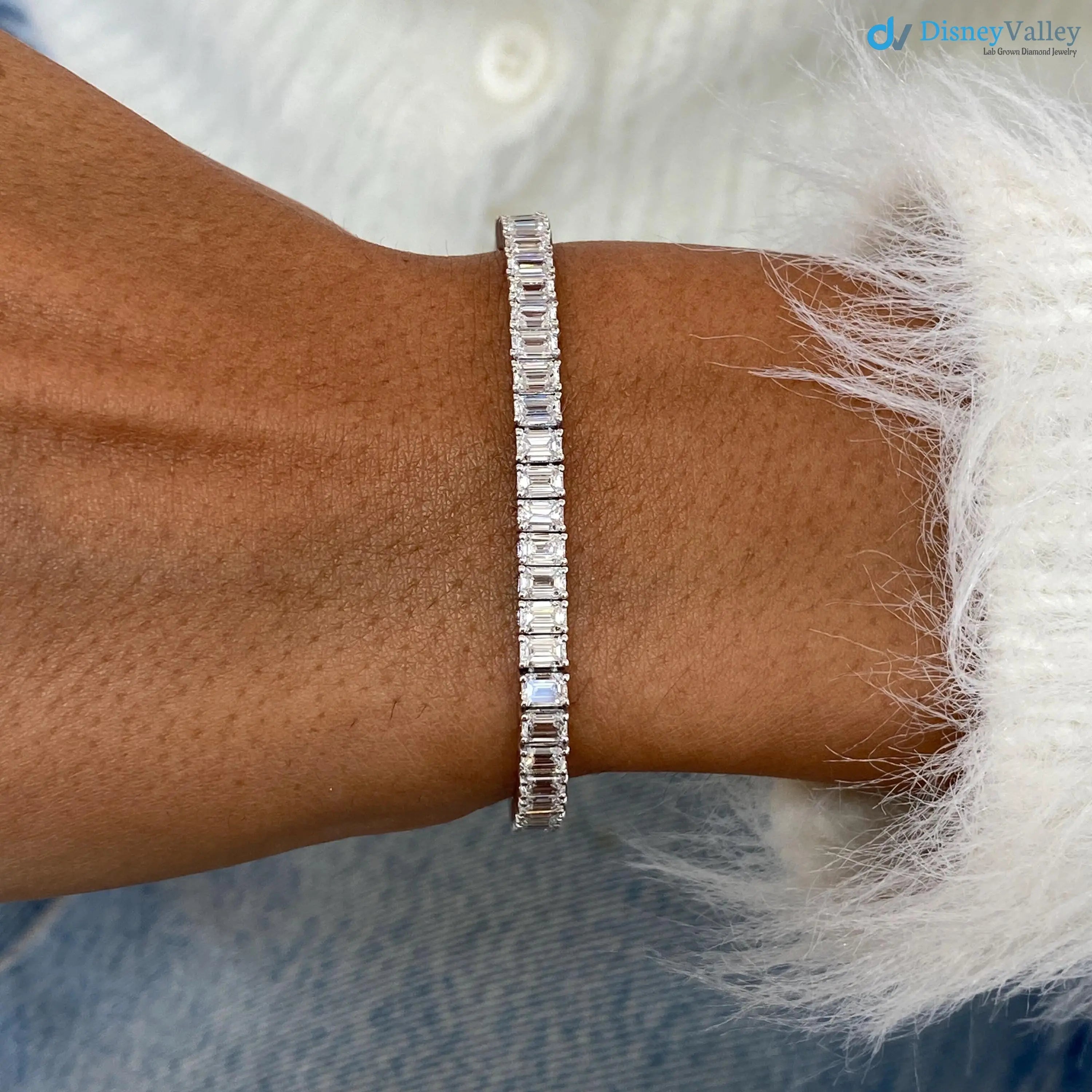 Luxurious Elegance: Lab Grown Diamond Eternity Bracelet - DisneyValley Image principale du produit