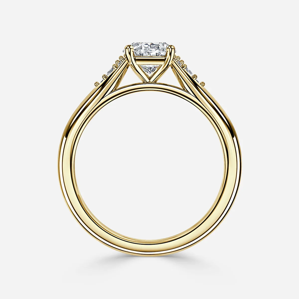 0.50 CT-1.0 CT Oval Cut Moissanite Cluster Setting Engagement Ring
