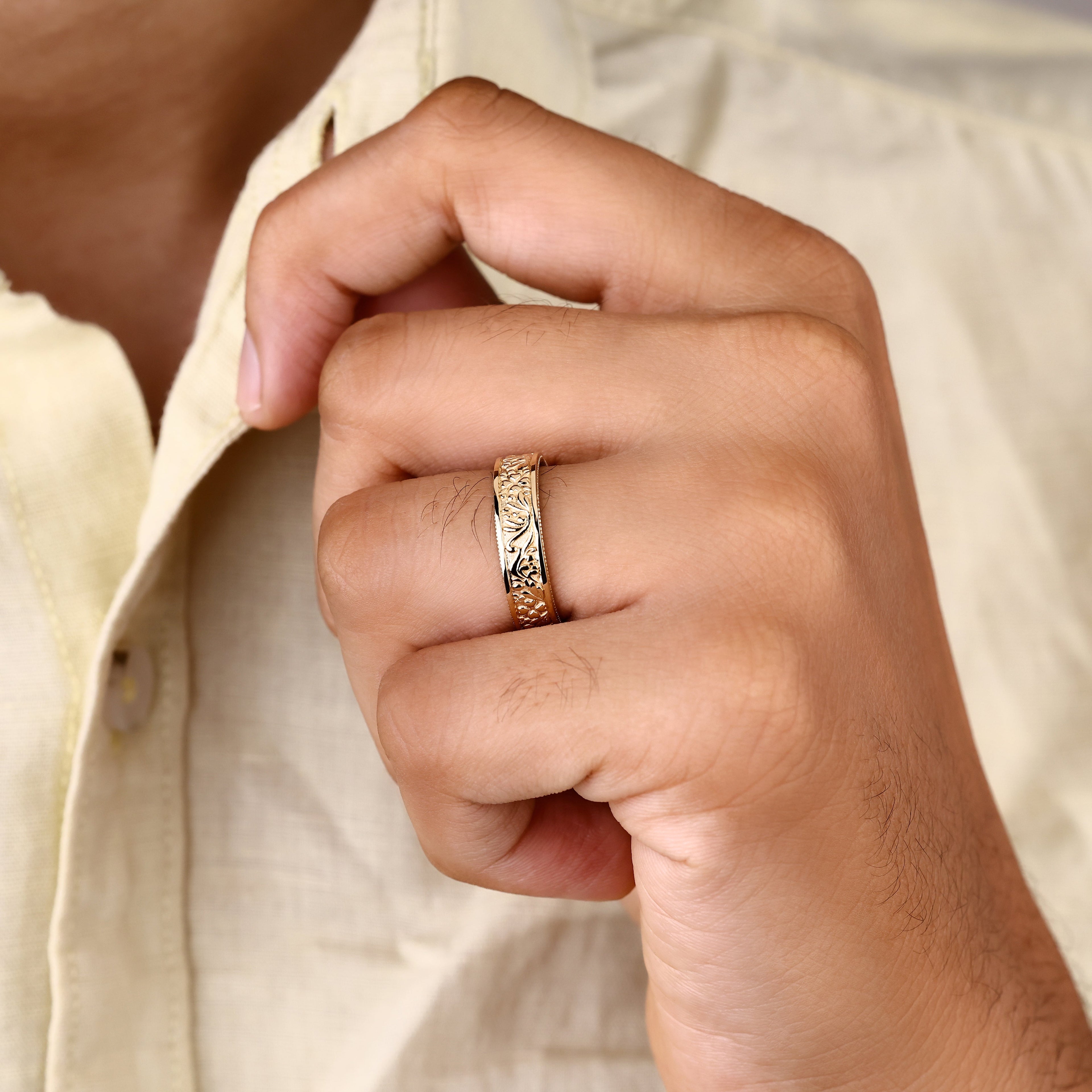 Comfort Fit Mens Wedding Band In Vintage Style