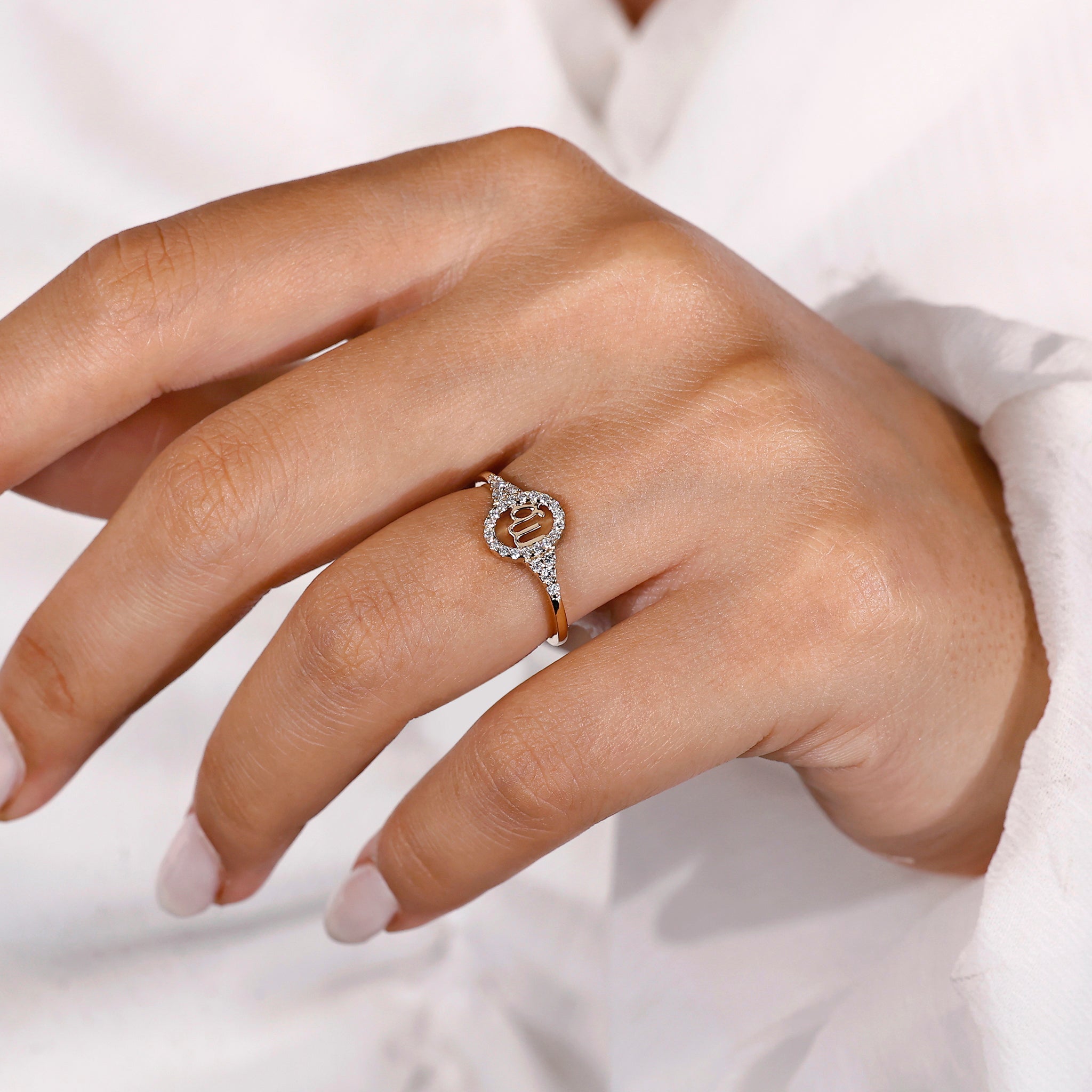 Virgo Ring With Round Side Stone Design
