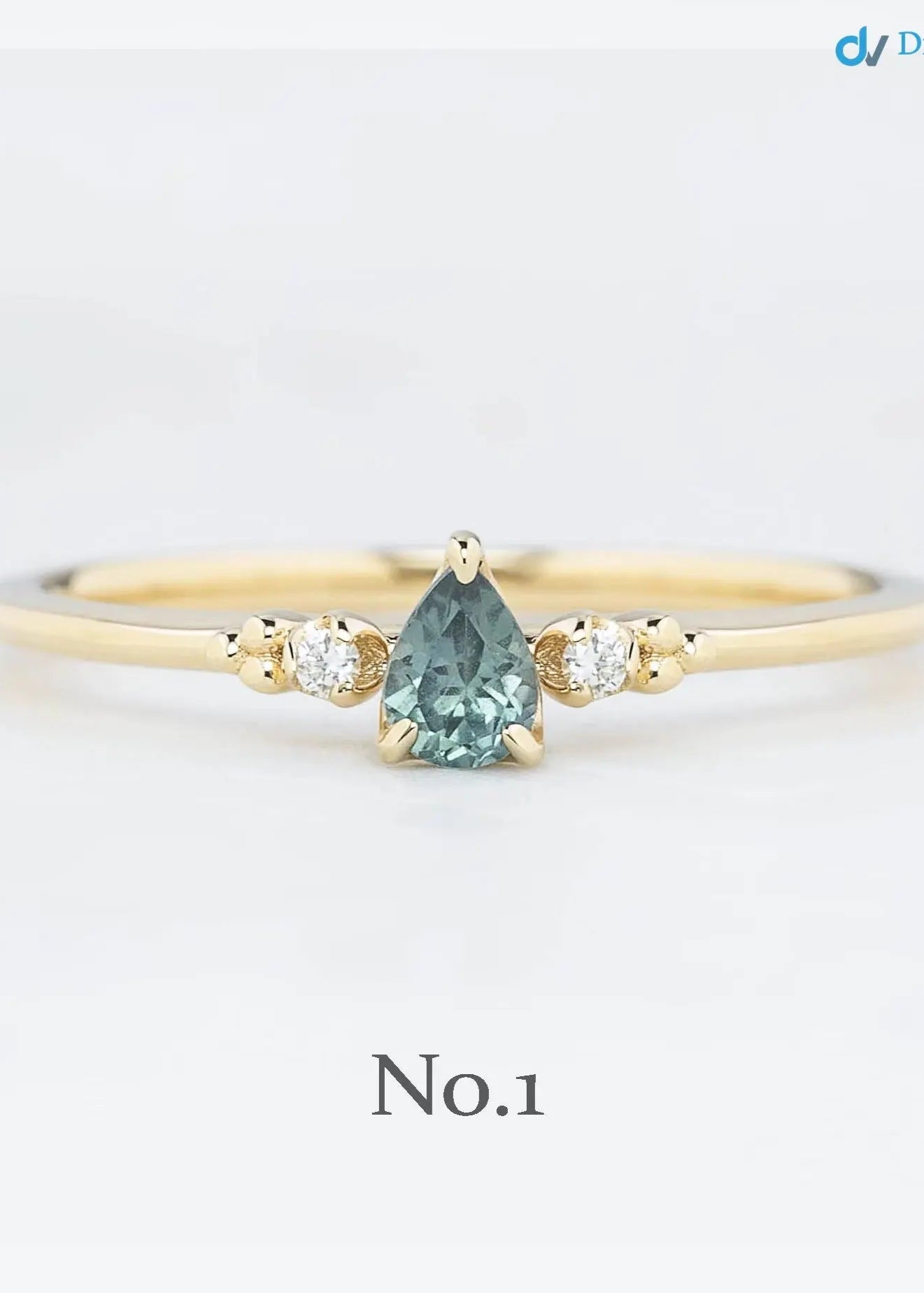Pear cut sapphire three stone ring, dainty pear sapphire engagement ring DisneyValley Hauptbild