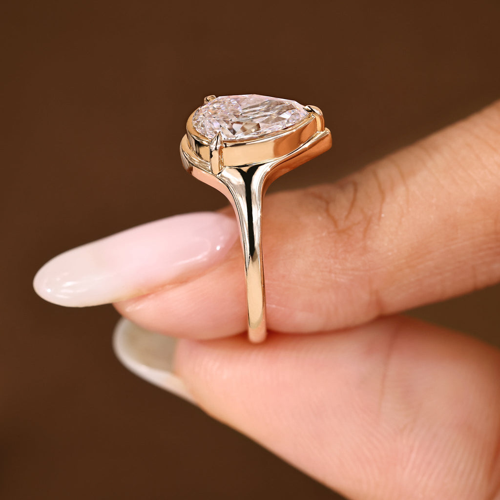 Pear Diamond Engagement Ring Design