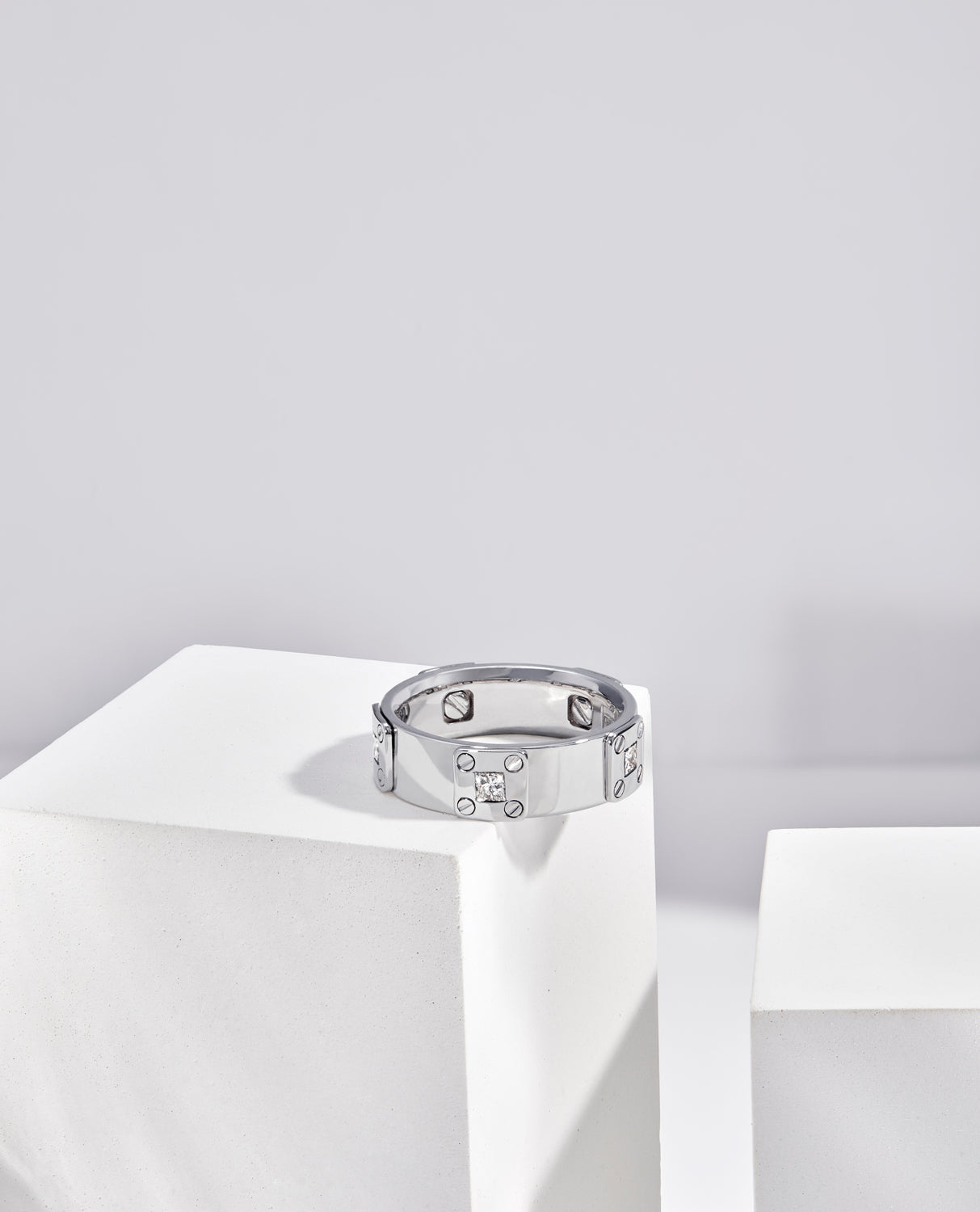 BARITE Gold Wedding Ring with 0.60ct Diamonds