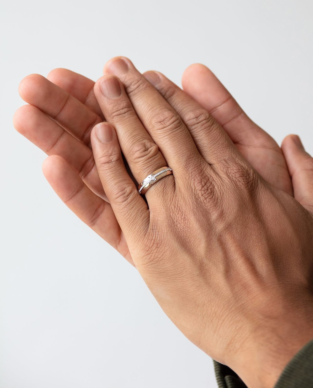 REED Two-Tone Gold Matching Diamond Wedding Band Set