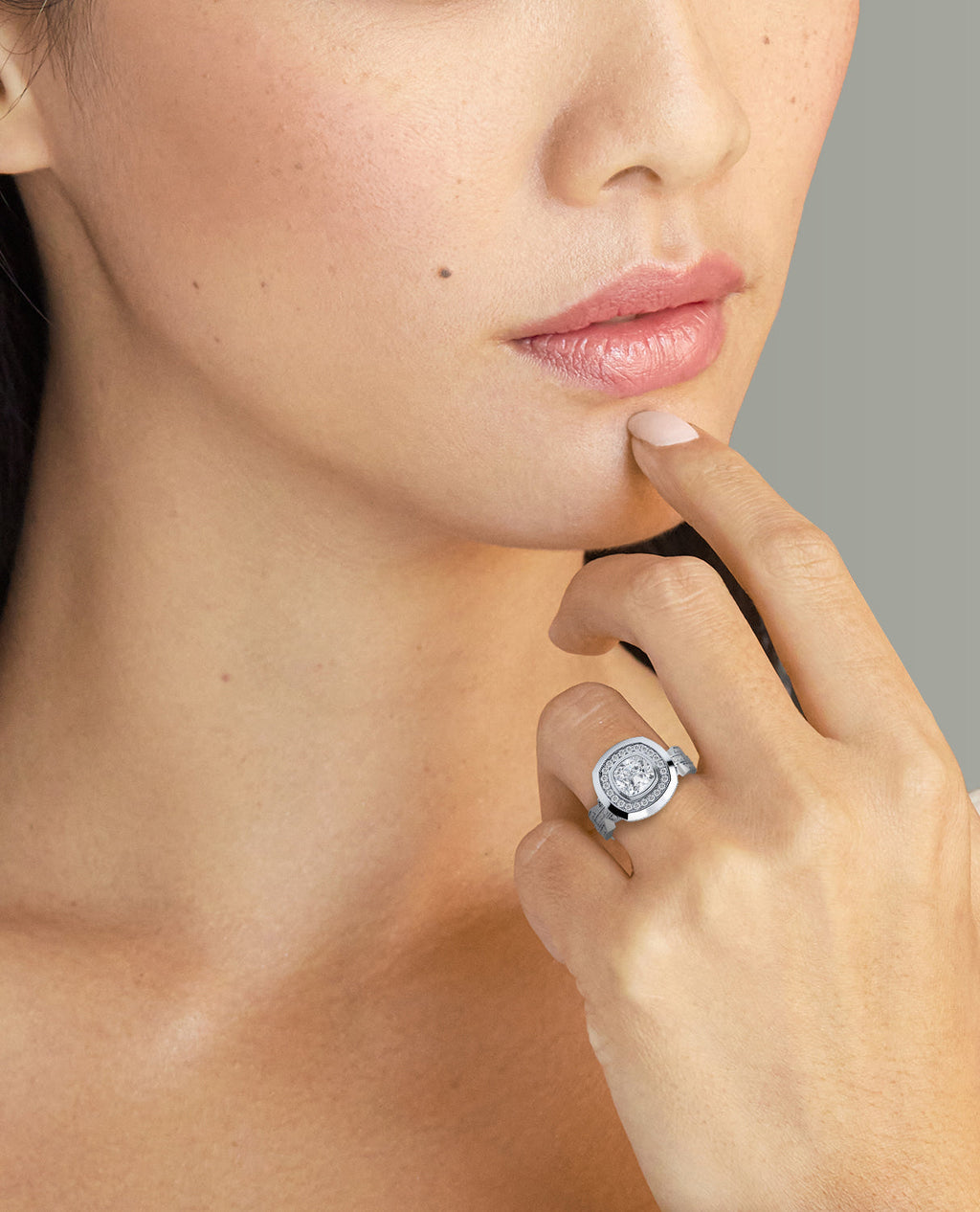 BRIGGS Cushion Cut Diamond Gold Engagement Ring