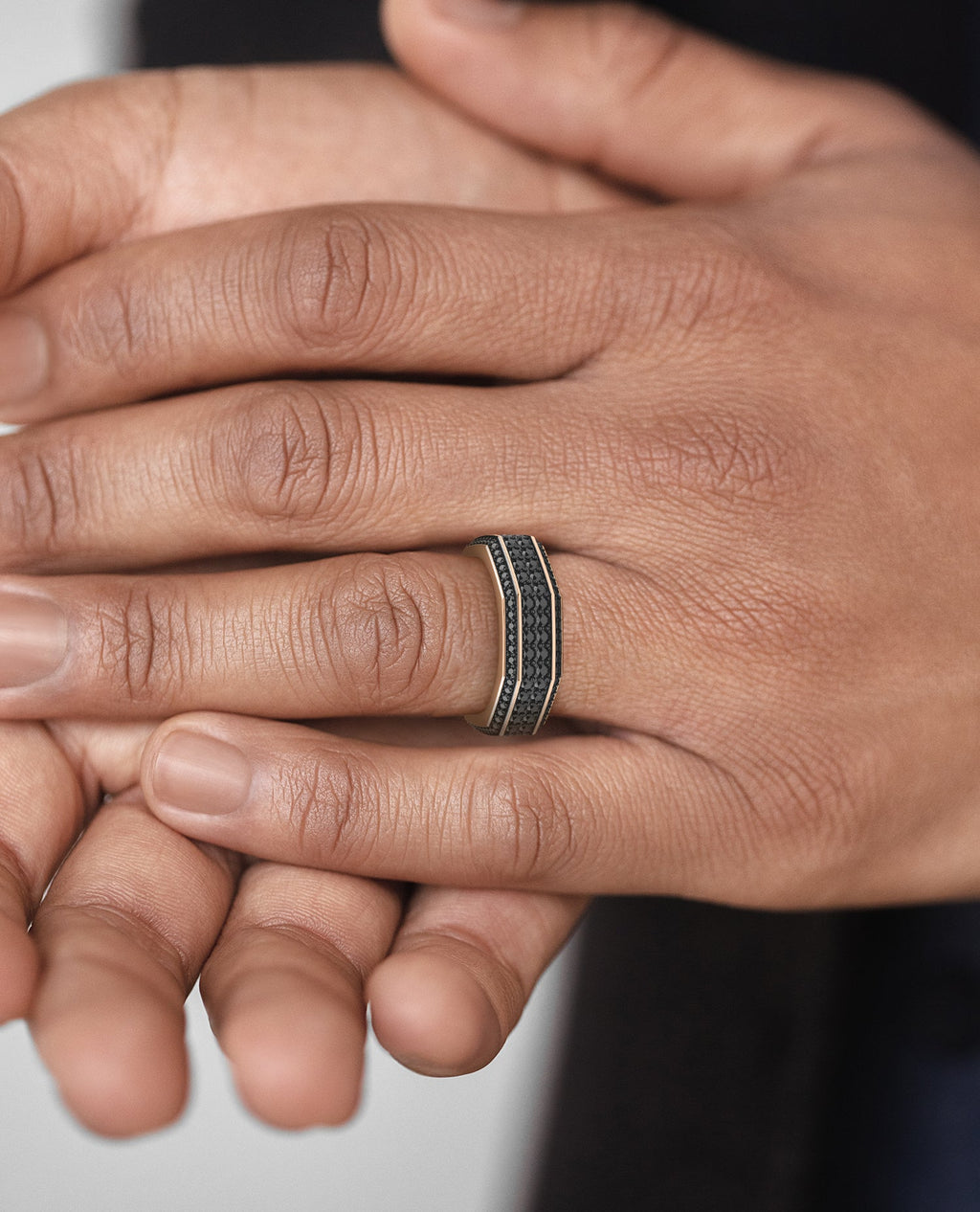 LINCOLN Gold Ring with 2.40ct Black Diamonds