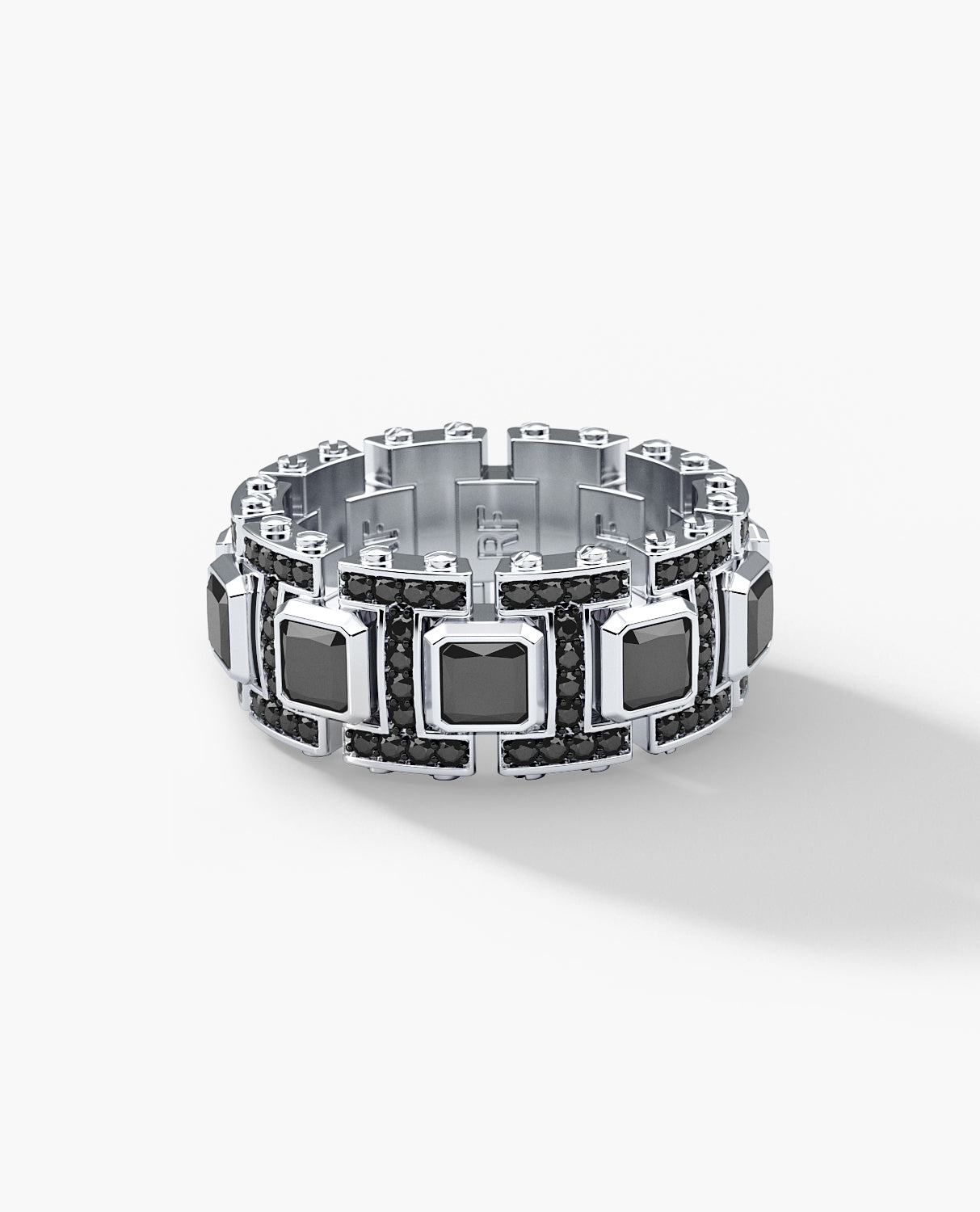 LA PAZ Gold Ring with 4.70ct Black Diamonds