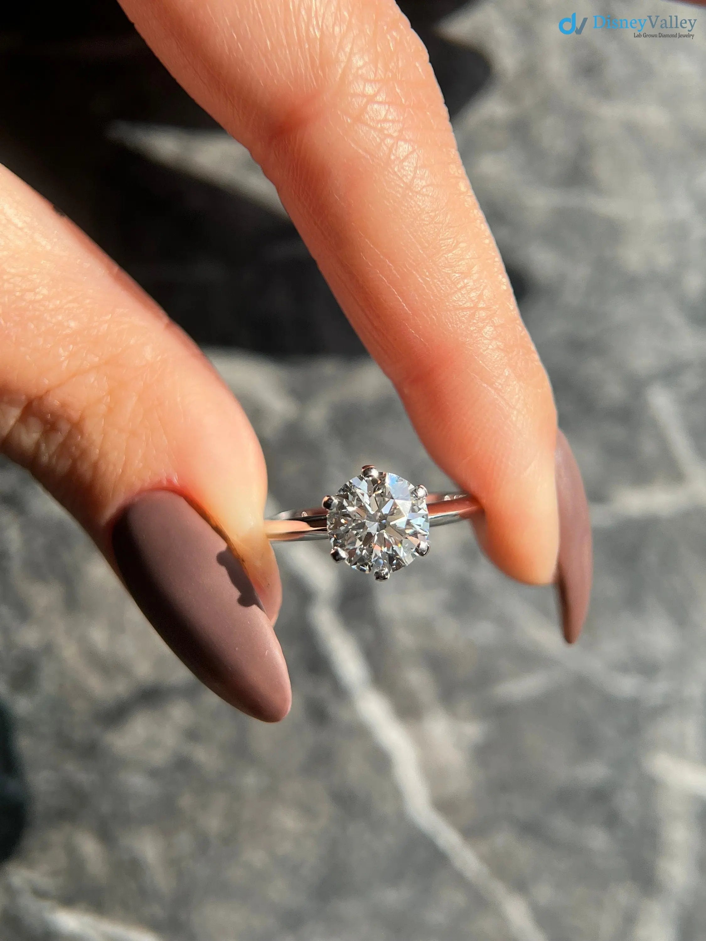 Round 2.5 Carat IGI Certified Lab Grown Ideal Cut Diamond Wedding ring - DisneyValley