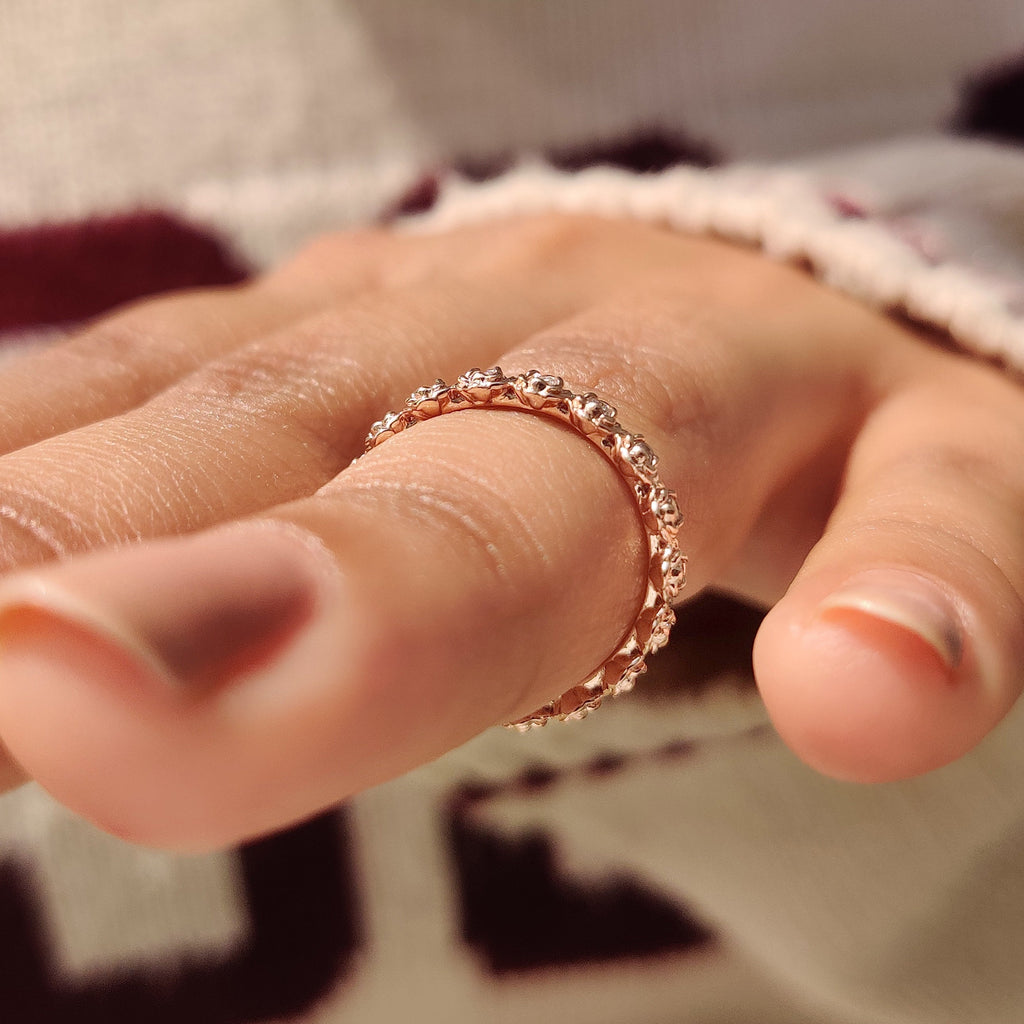 Round Diamond Nature Inspired Wedding Band in Flower Design