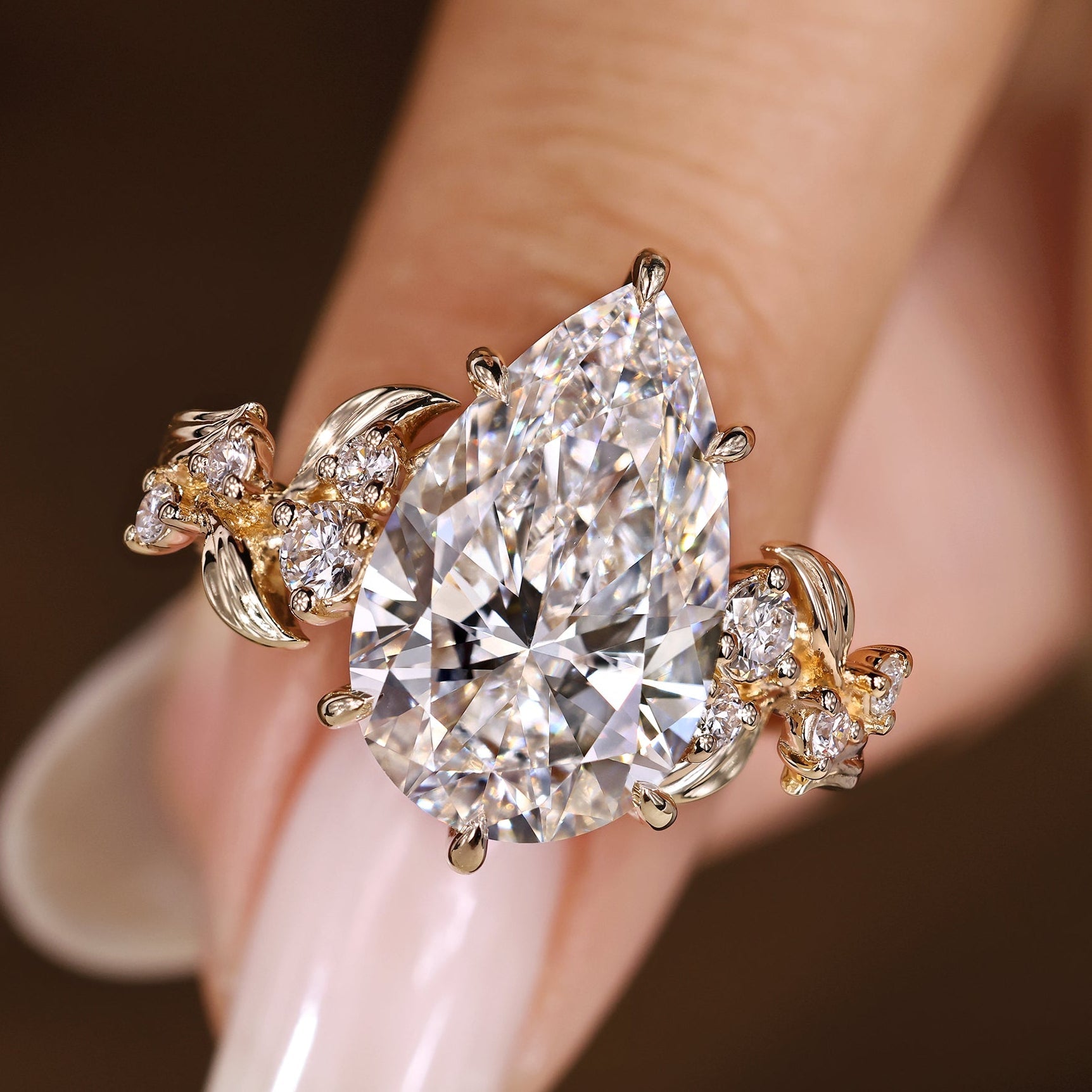 IGI certified 5 - 8 Carat Nature inspired Pear Shaped Diamond Ring Main image