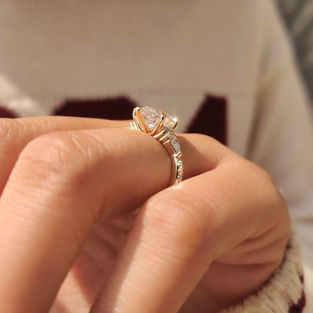 Dutch Marquise Ring with Kite and Round Side Stones