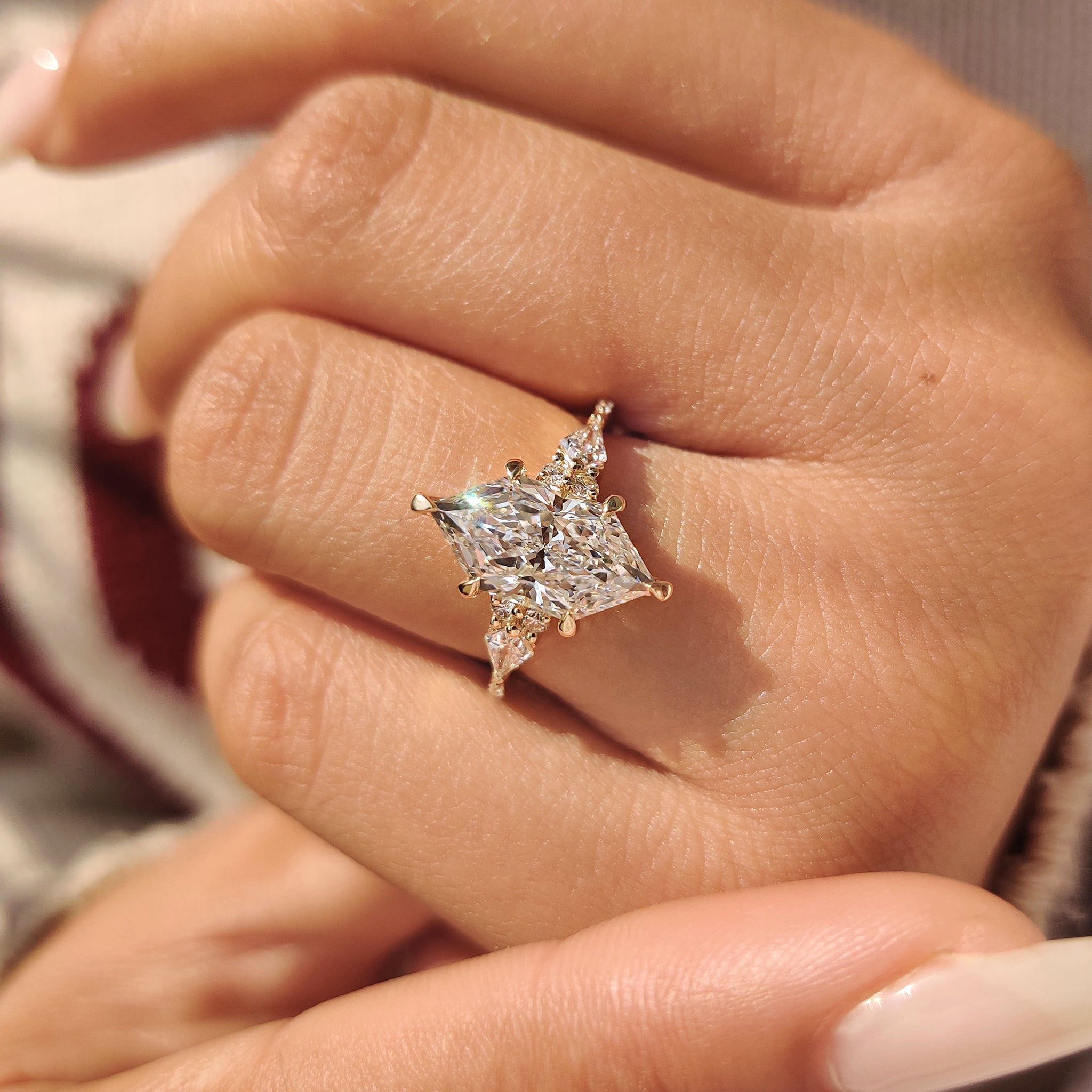 Dutch Marquise Ring with Kite and Round Side Stones