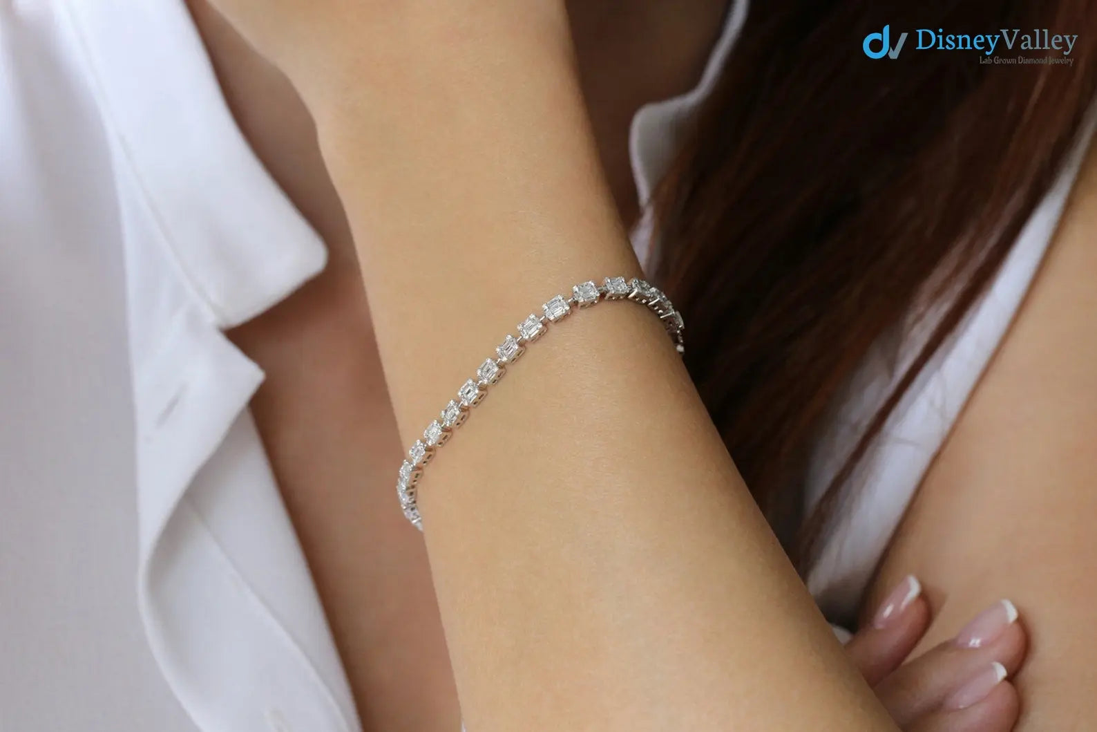 Solid Gold Baguette and Round Diamond Illusion Setting Diamond tennis Bracelet - DisneyValley