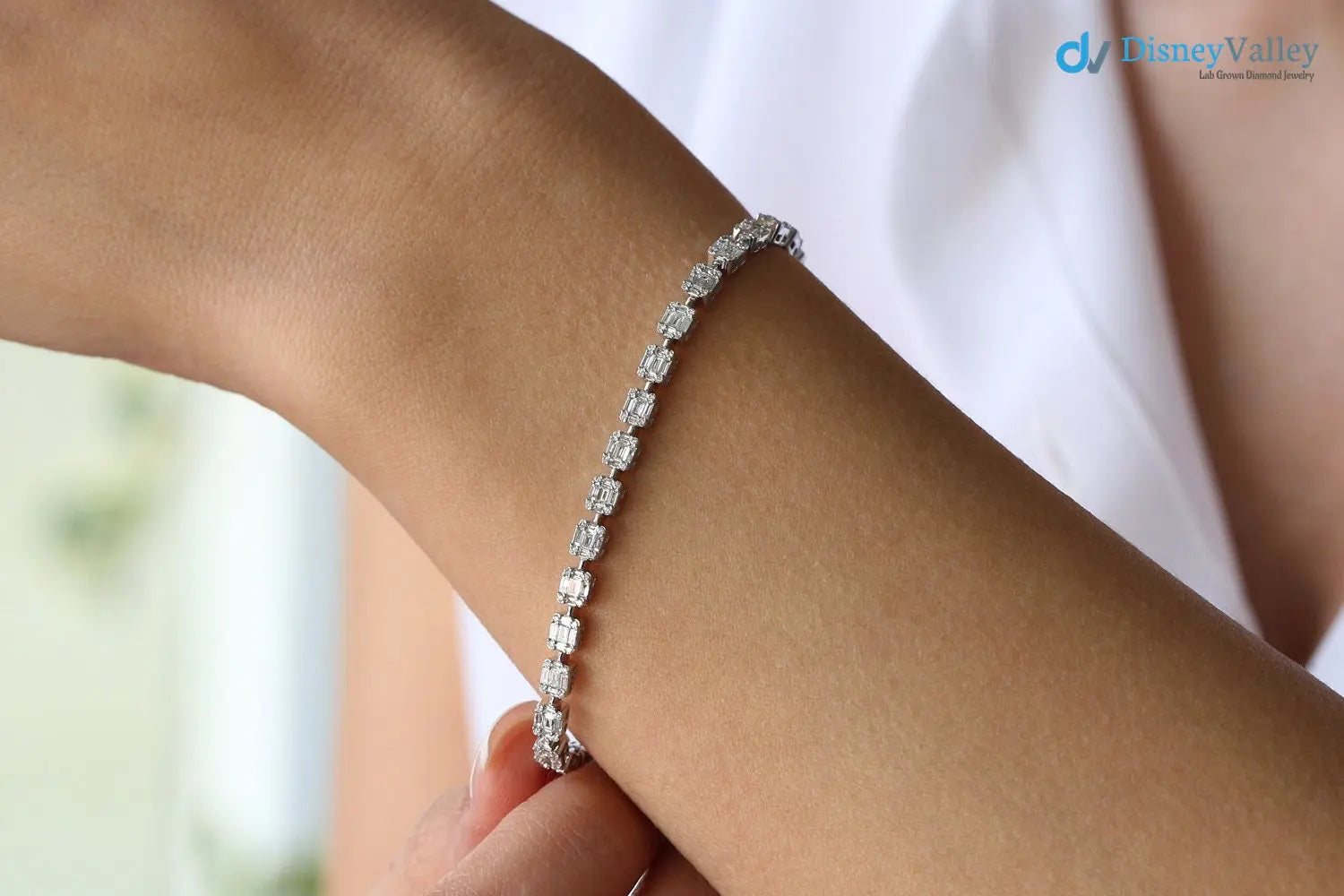 Solid Gold Baguette and Round Diamond Illusion Setting Diamond tennis Bracelet - DisneyValley