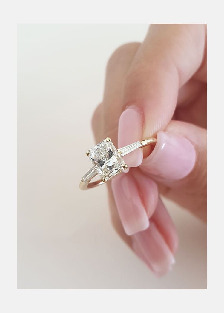 1.0 CT Radiant Cut Moissanite Three Stones Engagement Ring