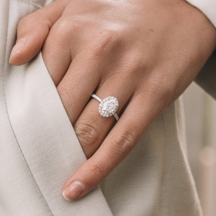 1.80 - 3.80 CT Oval Moissanite Halo Setting Engagement Ring Zweitbild