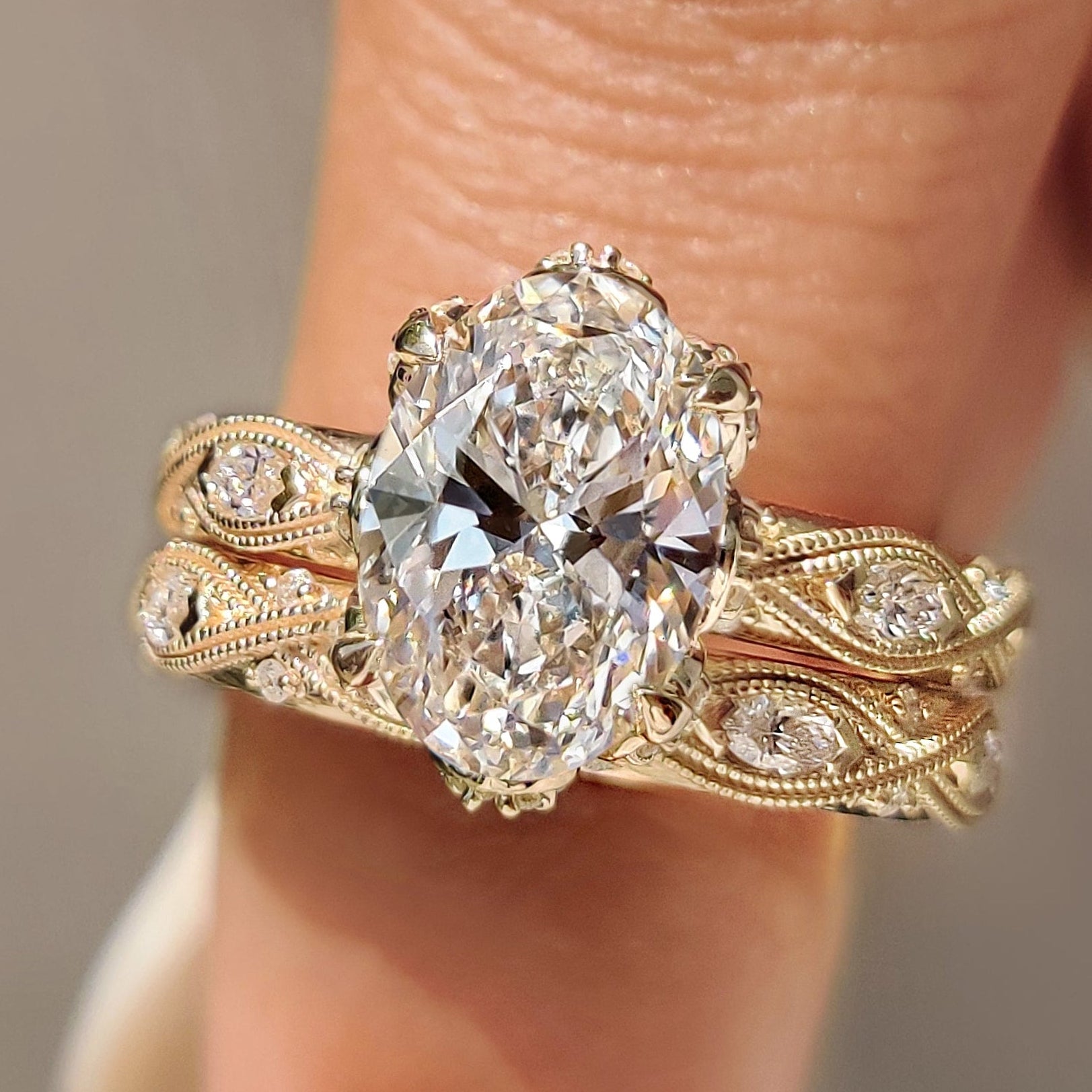Oval Cut Ring with Eternity Band Vintage Bridal Set in Milgrain Details Main image