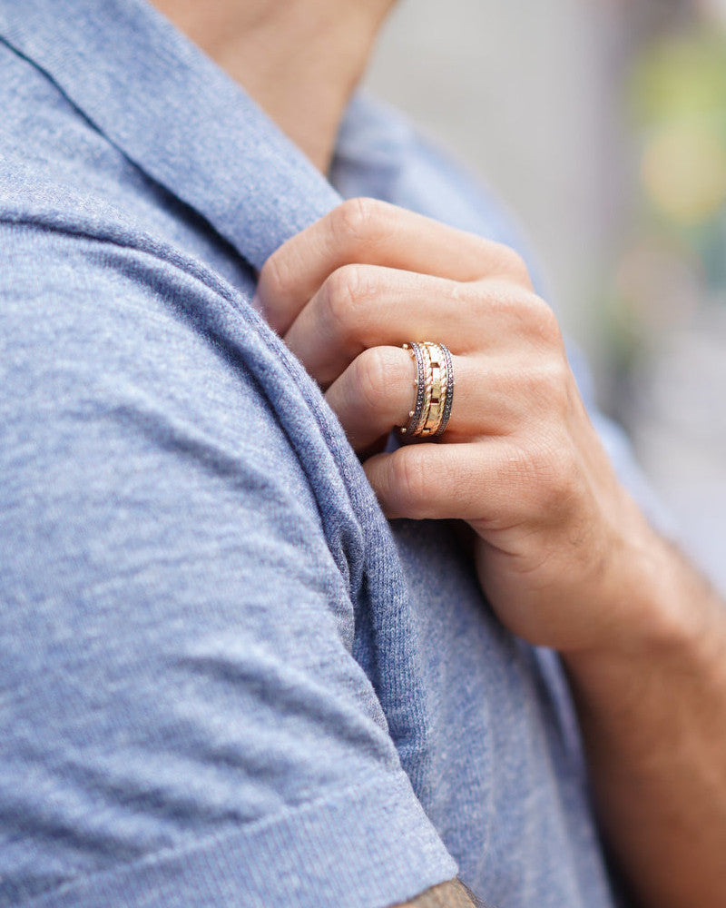 ROPES Gold Ring with 1.05ct Black Diamonds