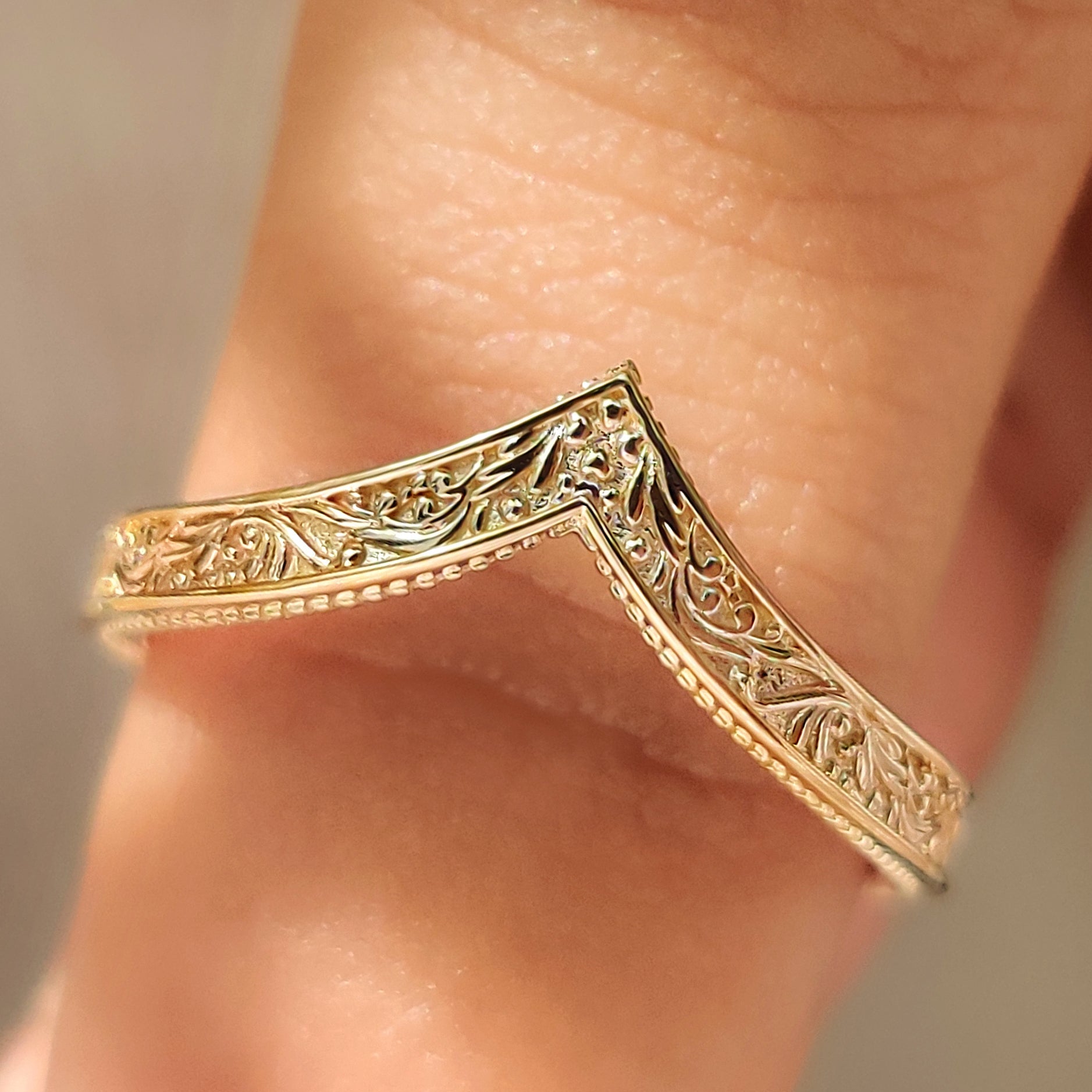 V Shape Art Deco Wedding Band In Milgrain Details