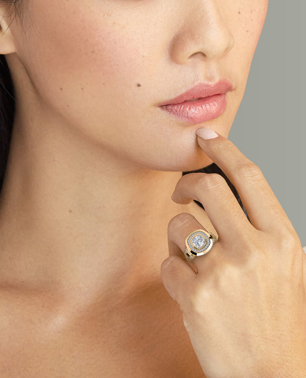 LA PAZ Cushion Cut Diamond Gold Engagement Ring