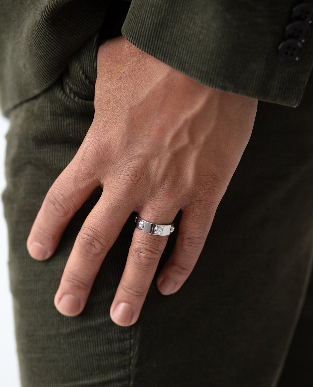 AMADOR Gold Ring with 0.30ct Diamonds