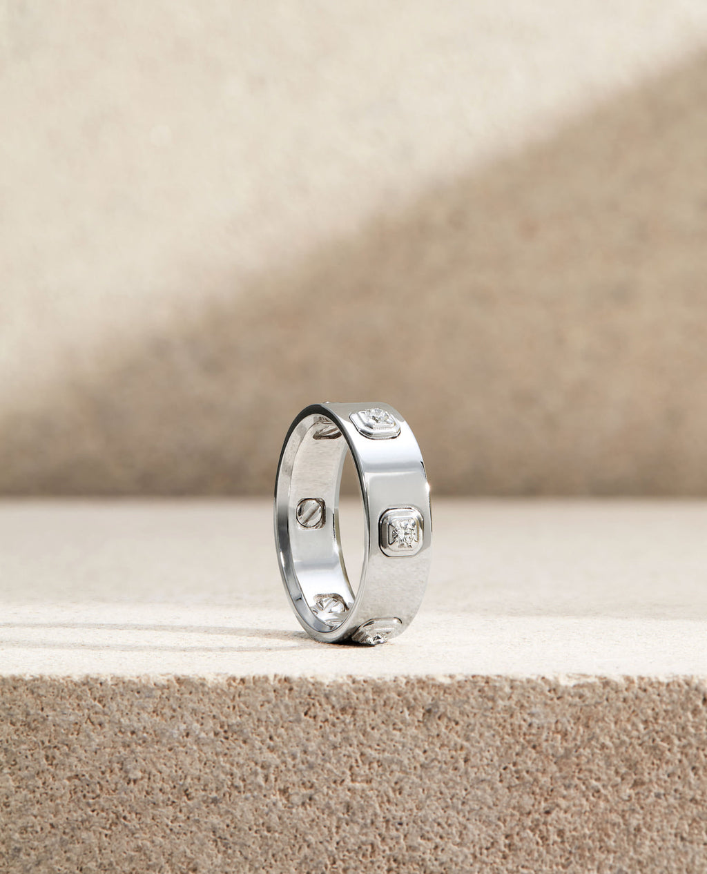 AMADOR Gold Ring with 0.30ct Diamonds