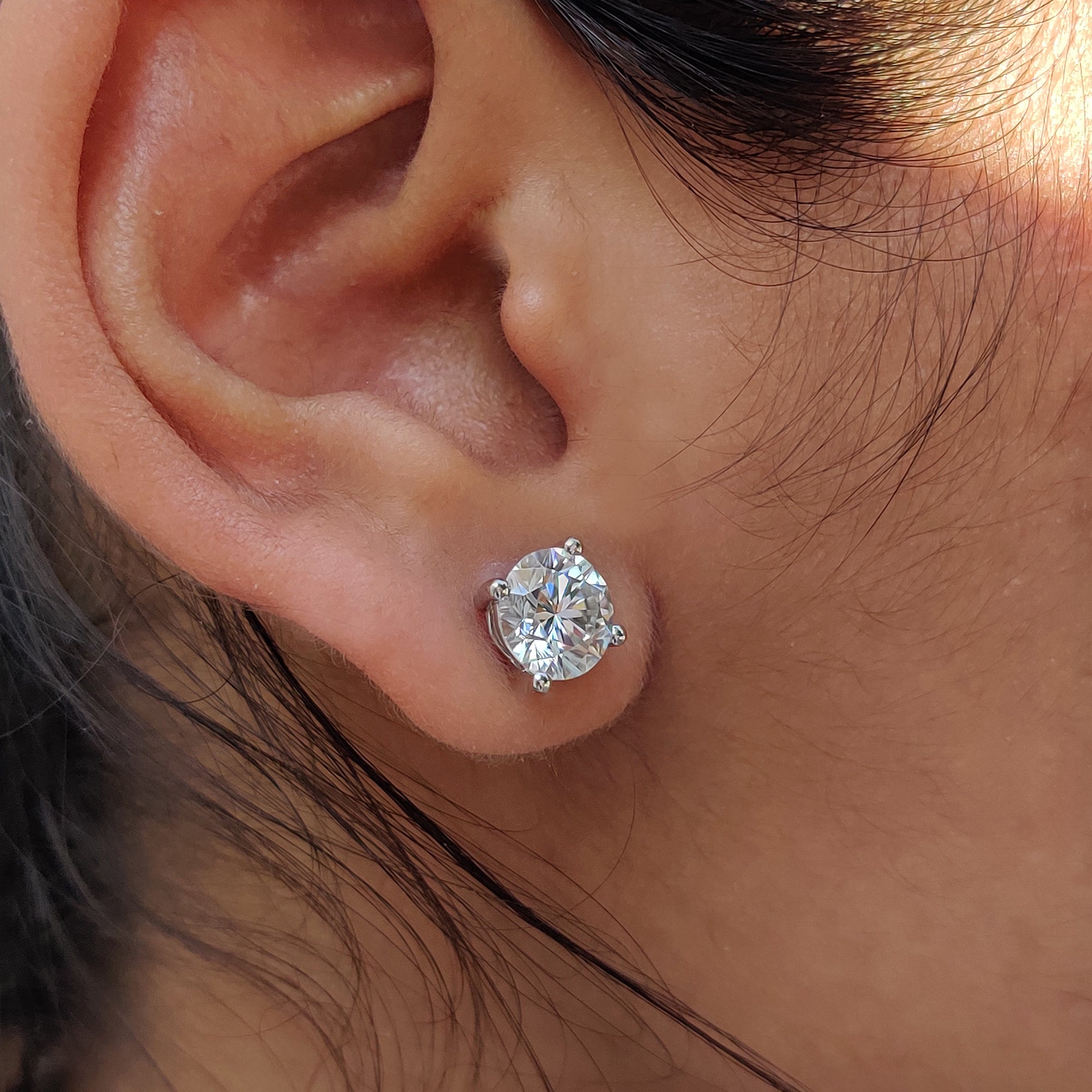 Screw Style Round Cut Stud Earrings