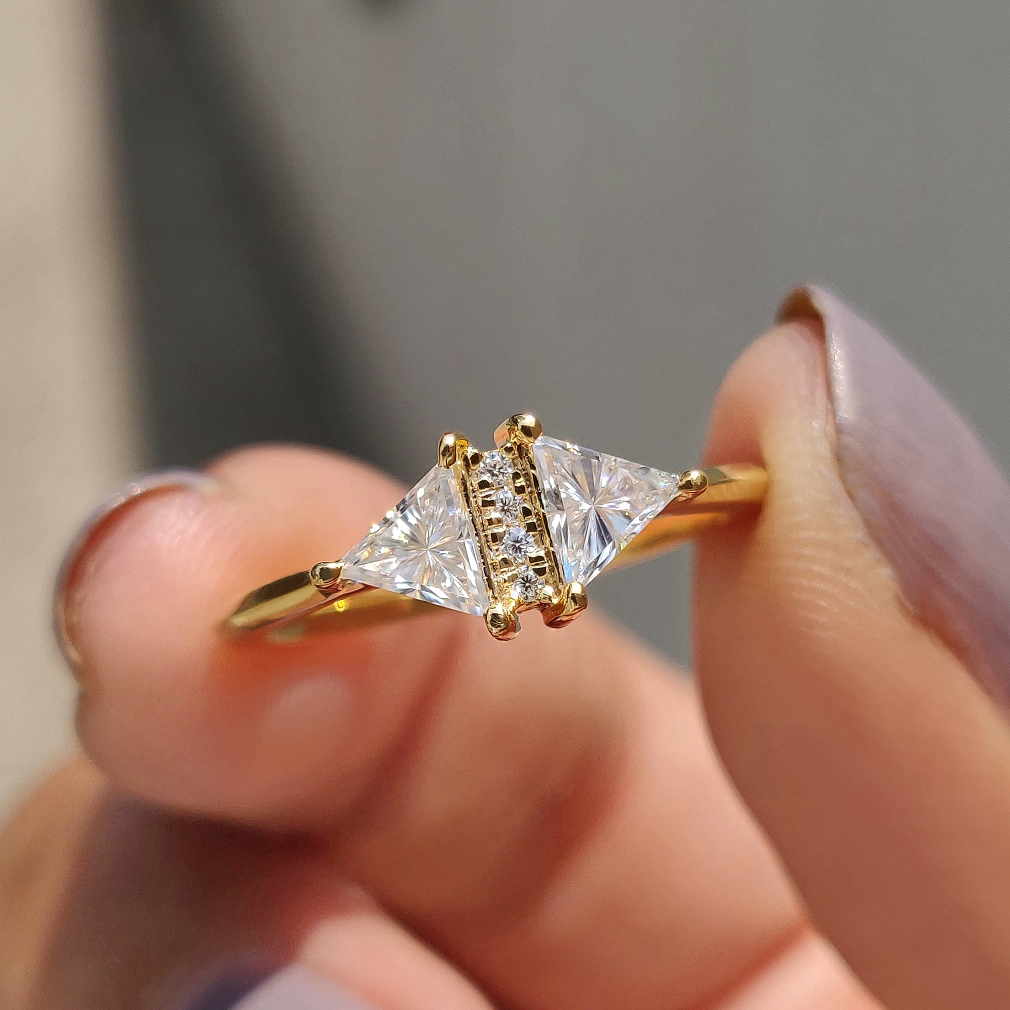 Triangle Cut Vintage Gold Ring Main image