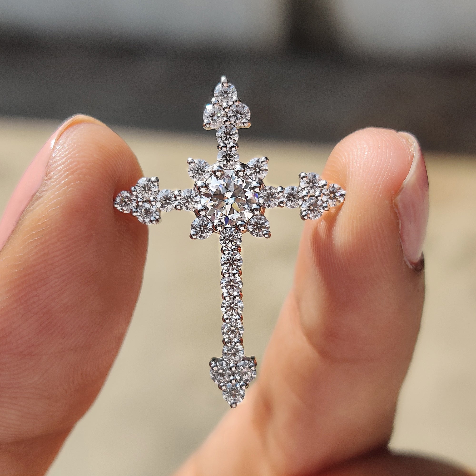 Criss Cross Pendant In Round Cut Moissanite Secondary image