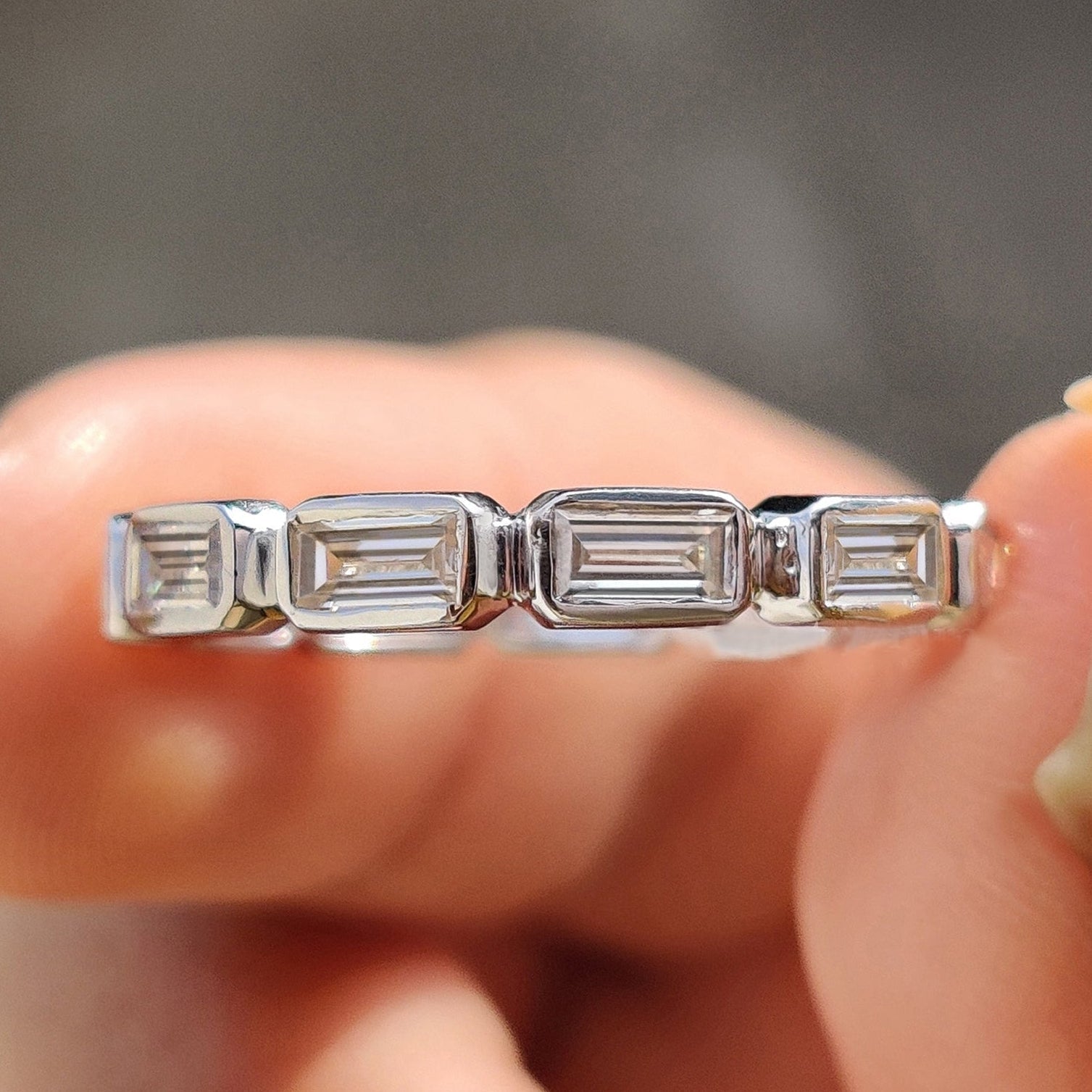 Full Eternity Moissanite Baguette Band Imagen principal del producto