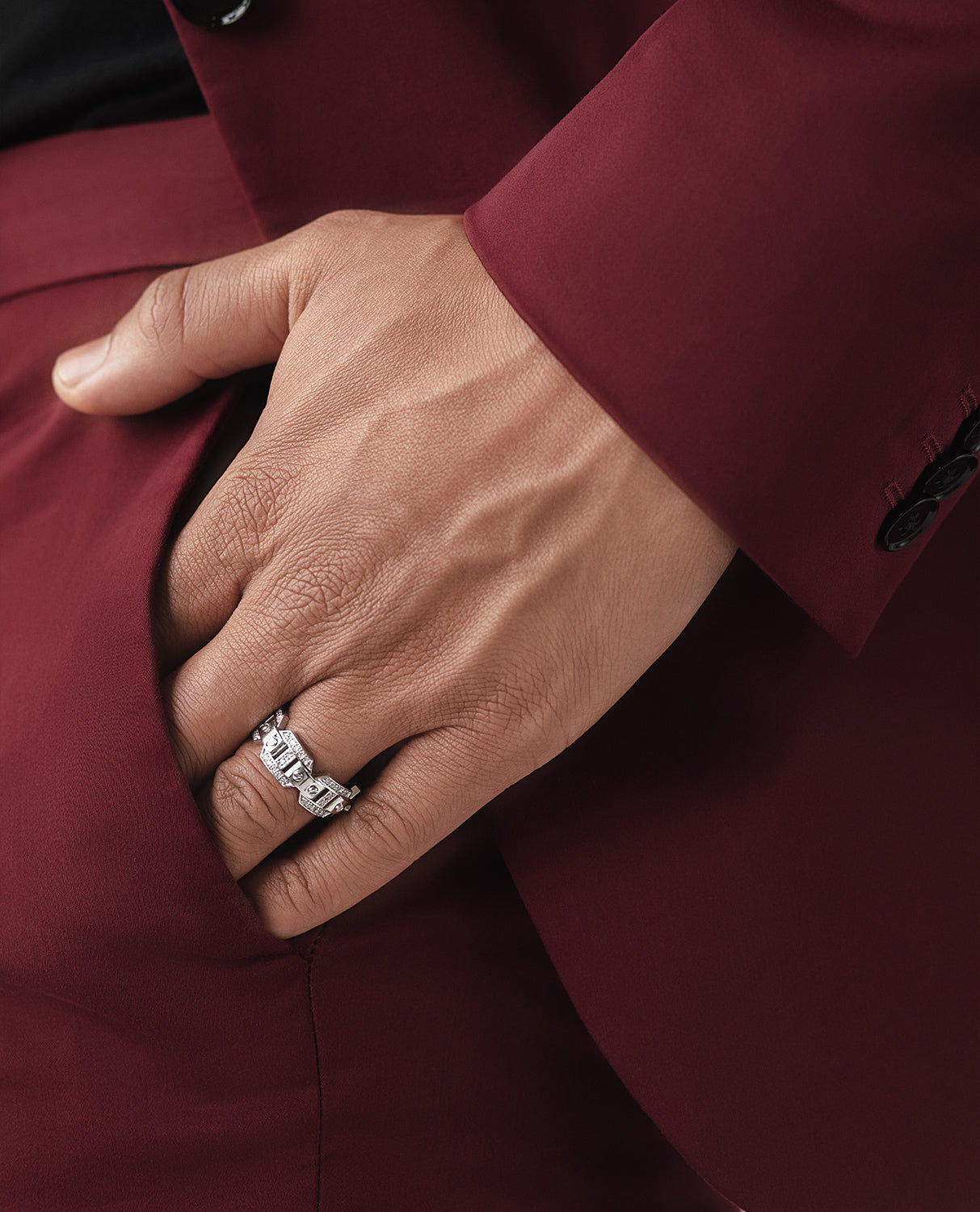 BRIGGS Gold Ring with 0.70ct Diamonds