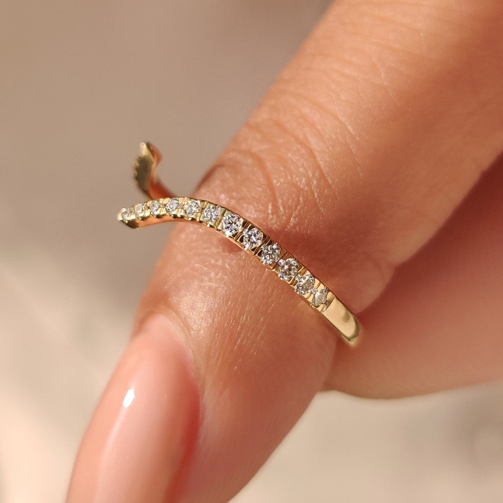 Round Diamond Open Gap Wedding Band