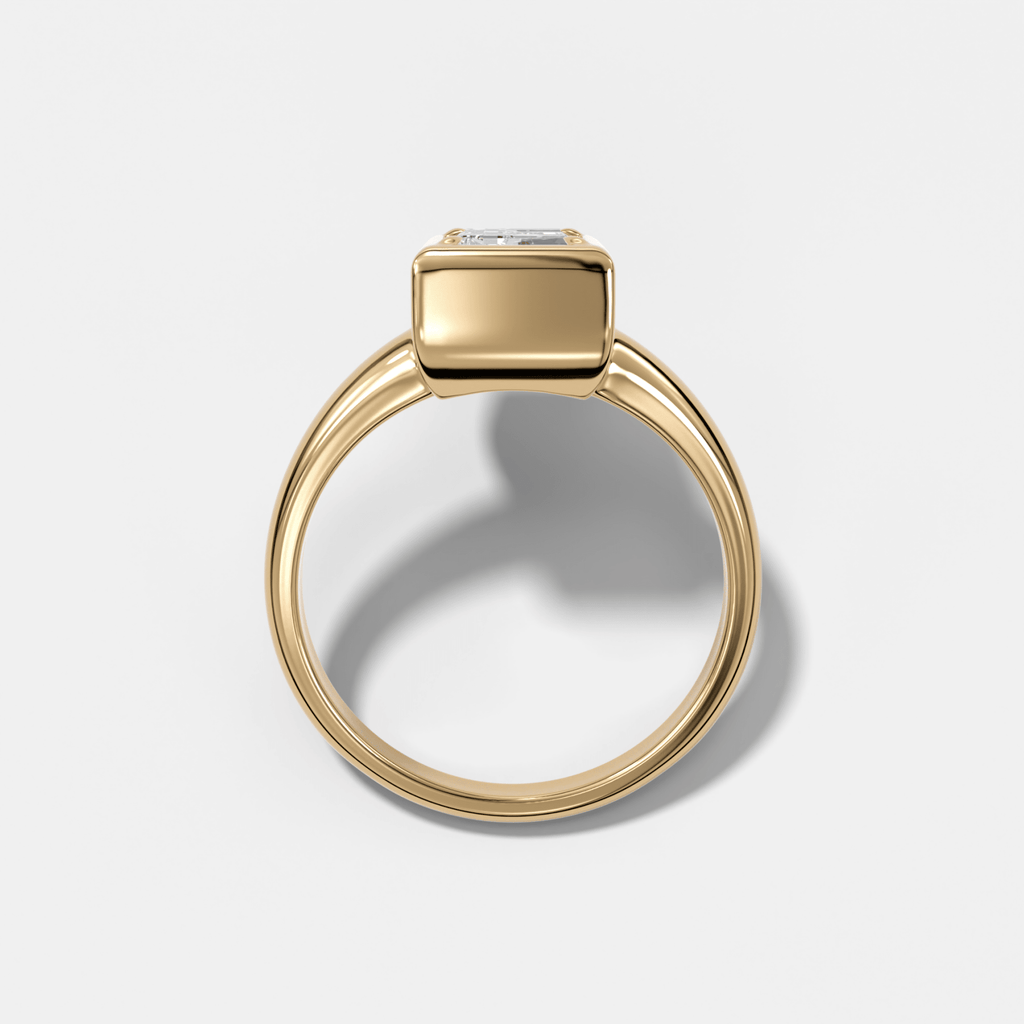 Club Diamond Initial Ring - Letter E