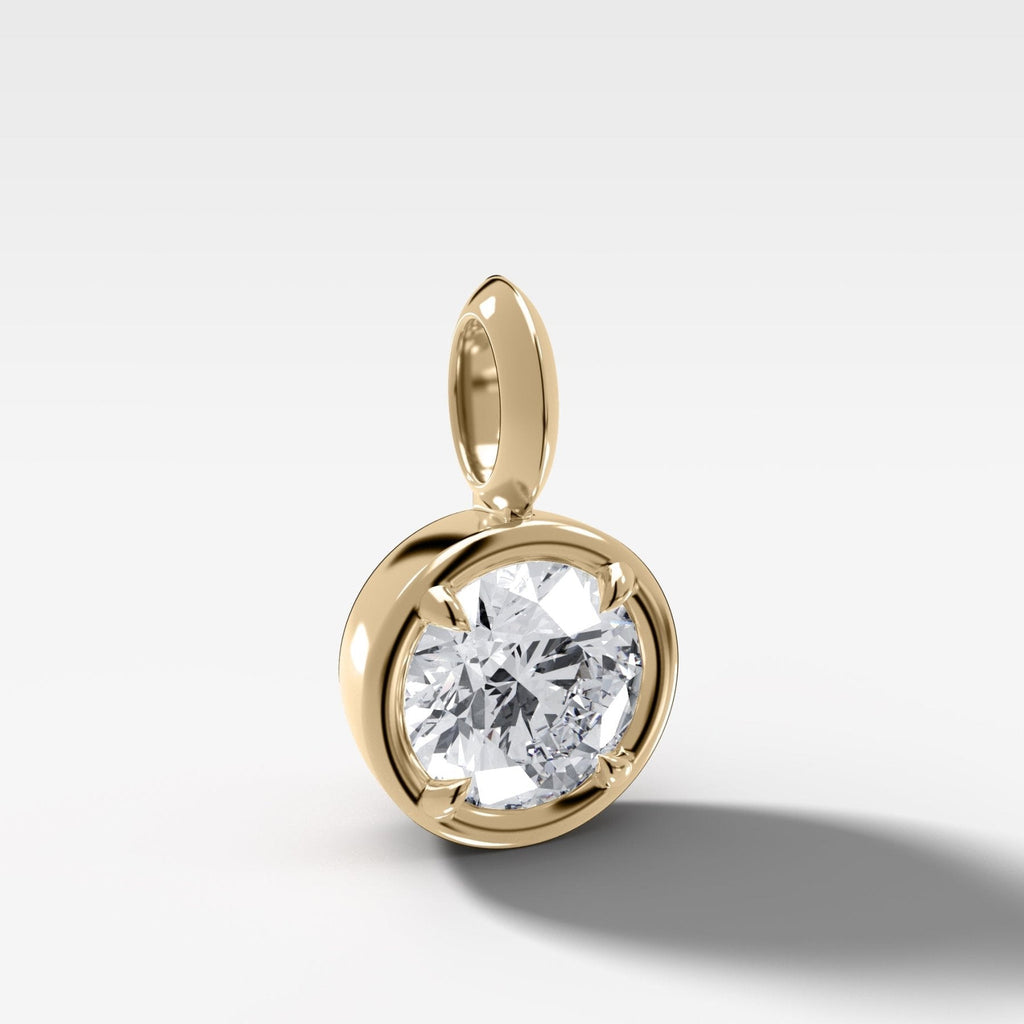 Club Round Attachable Diamond Pendant