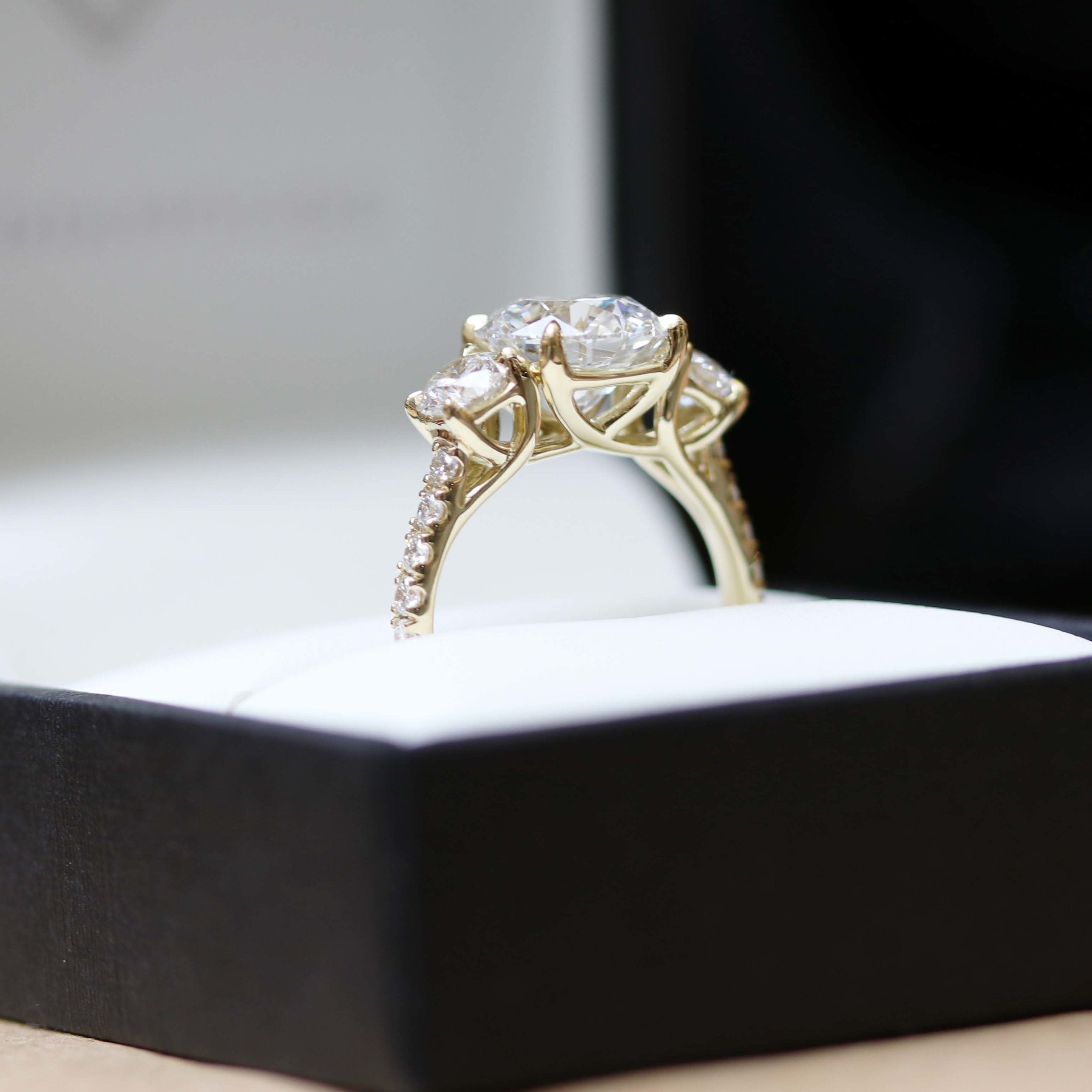 2.0 CT Round Moissanite Three Stone Setting Engagement Ring