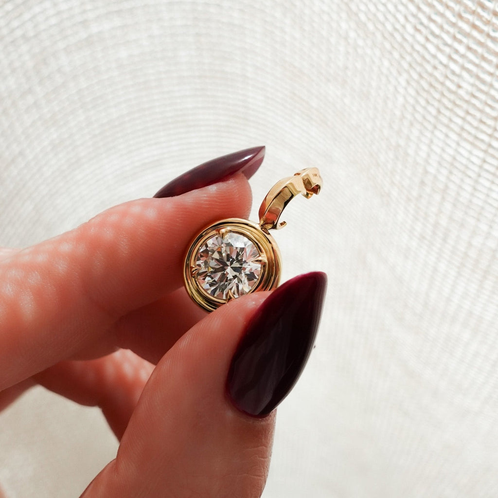 Double Bezel Round Attachable Diamond Pendant
