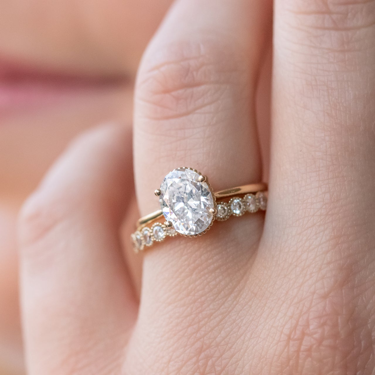 1.93 CT Oval Cut Moissanite Solitaire Engagement Ring Zweitbild