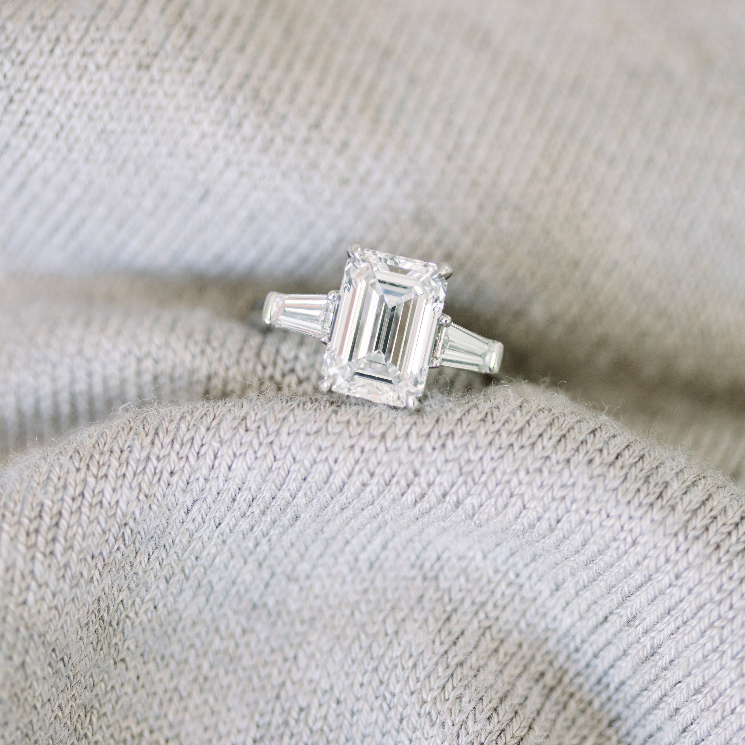 3.0 CT Emerald Cut Moissanite Three Stones Engagement Ring